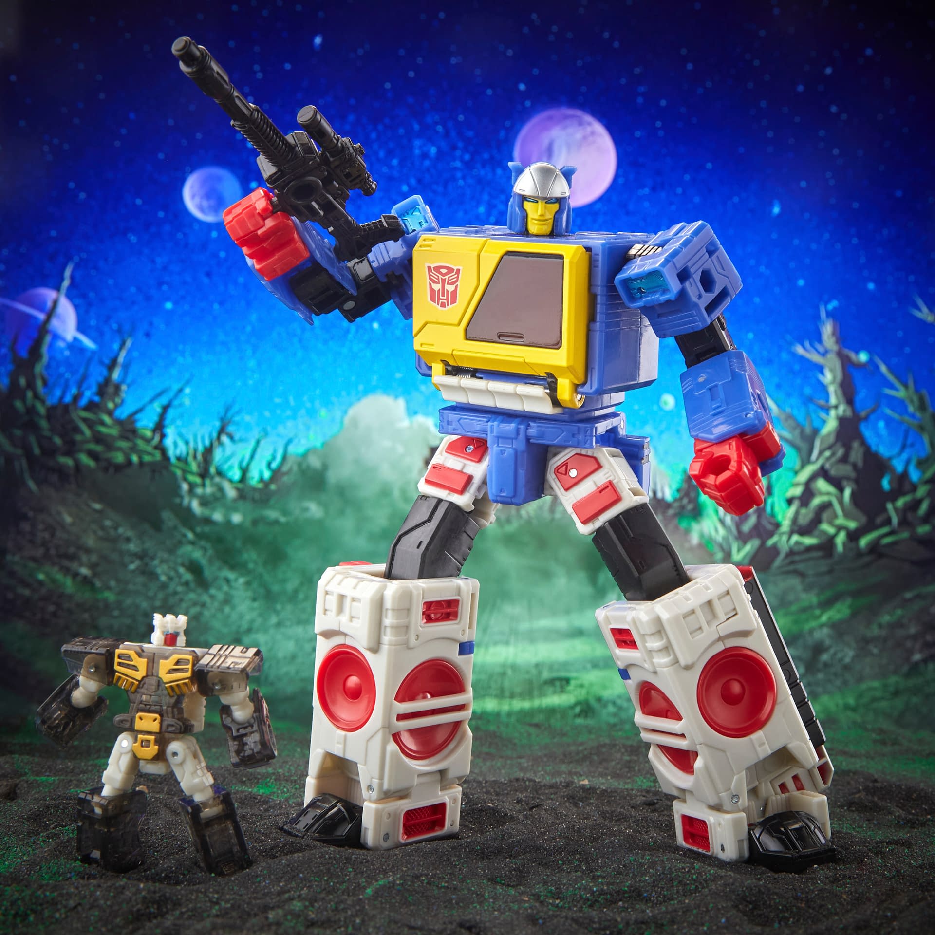 Turn Up The Tunes with Transformers Twincast and Autobot Rewind