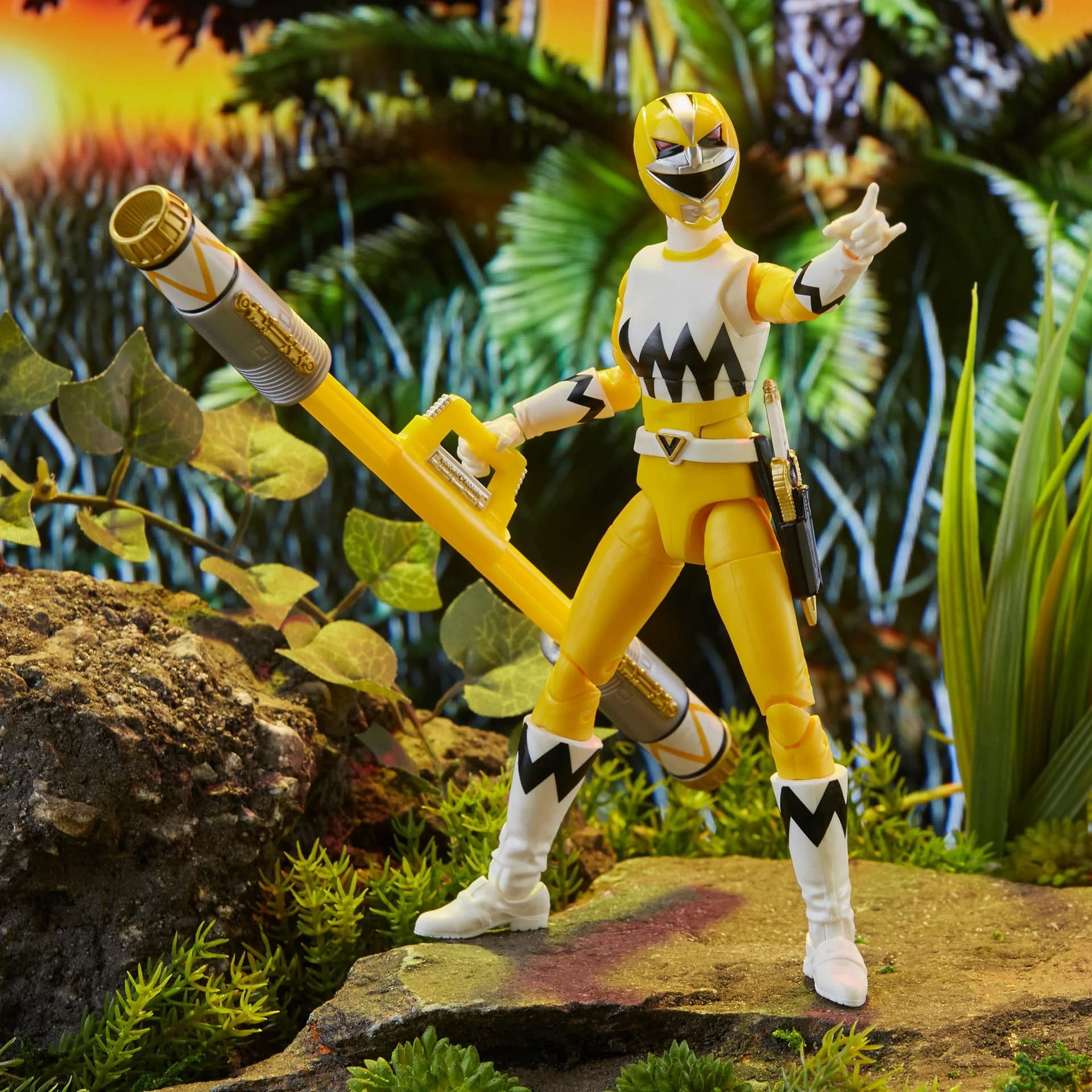 Power Rangers Lost Galaxy Yellow Rangers Ready for Action with Hasbro 