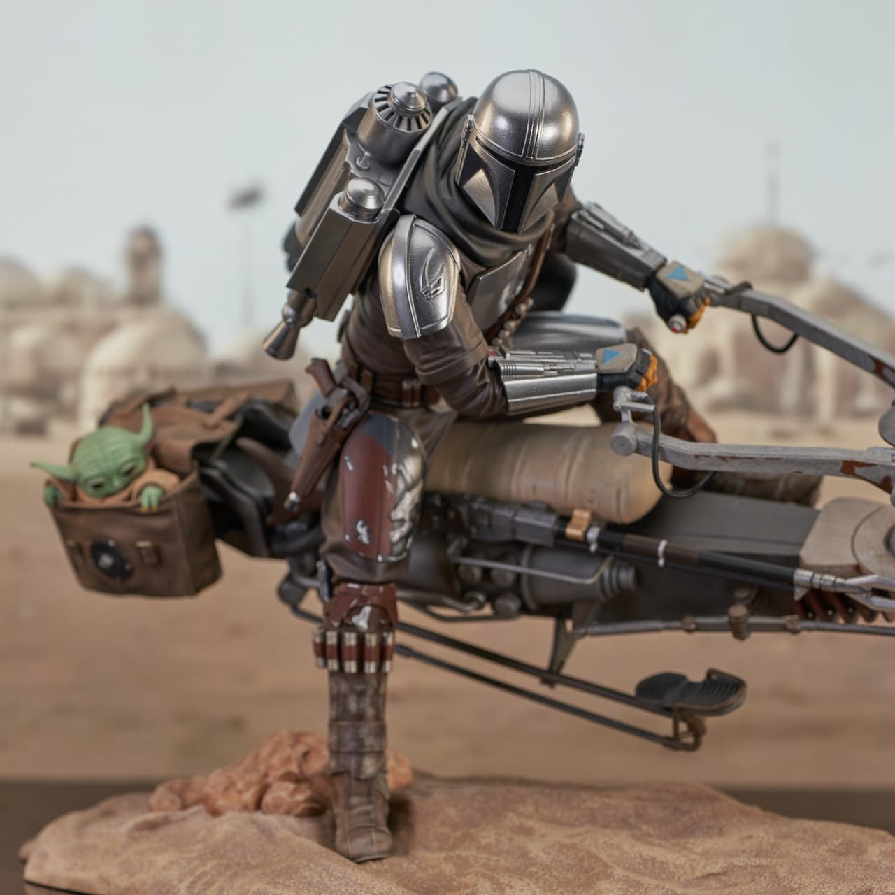 New Star Wars Statues Arrive at Gentle Giant Ltd. with Luke and Mandos