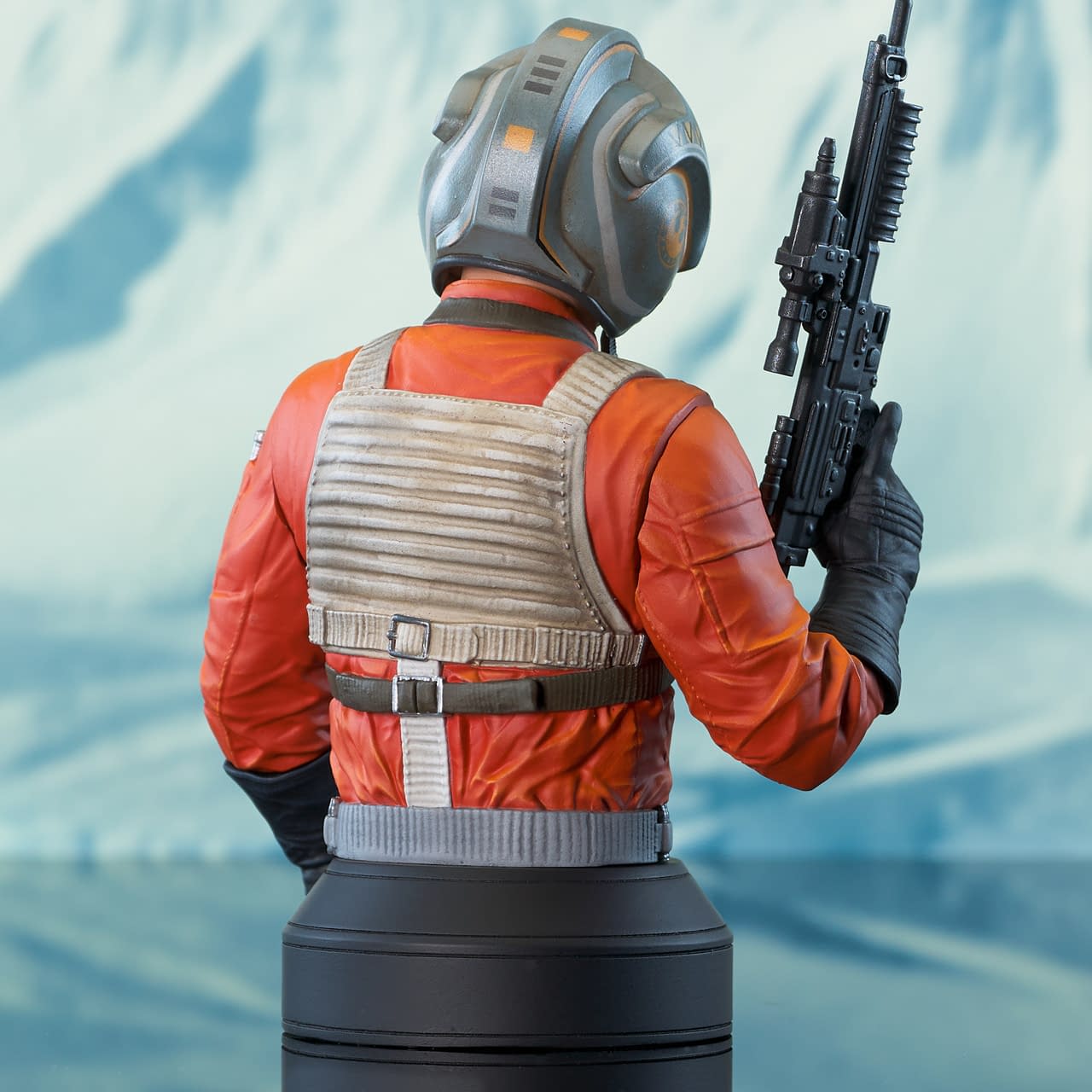 Star Wars Trapper Wolf Flies On In with Limited Gentle Giant Statue 