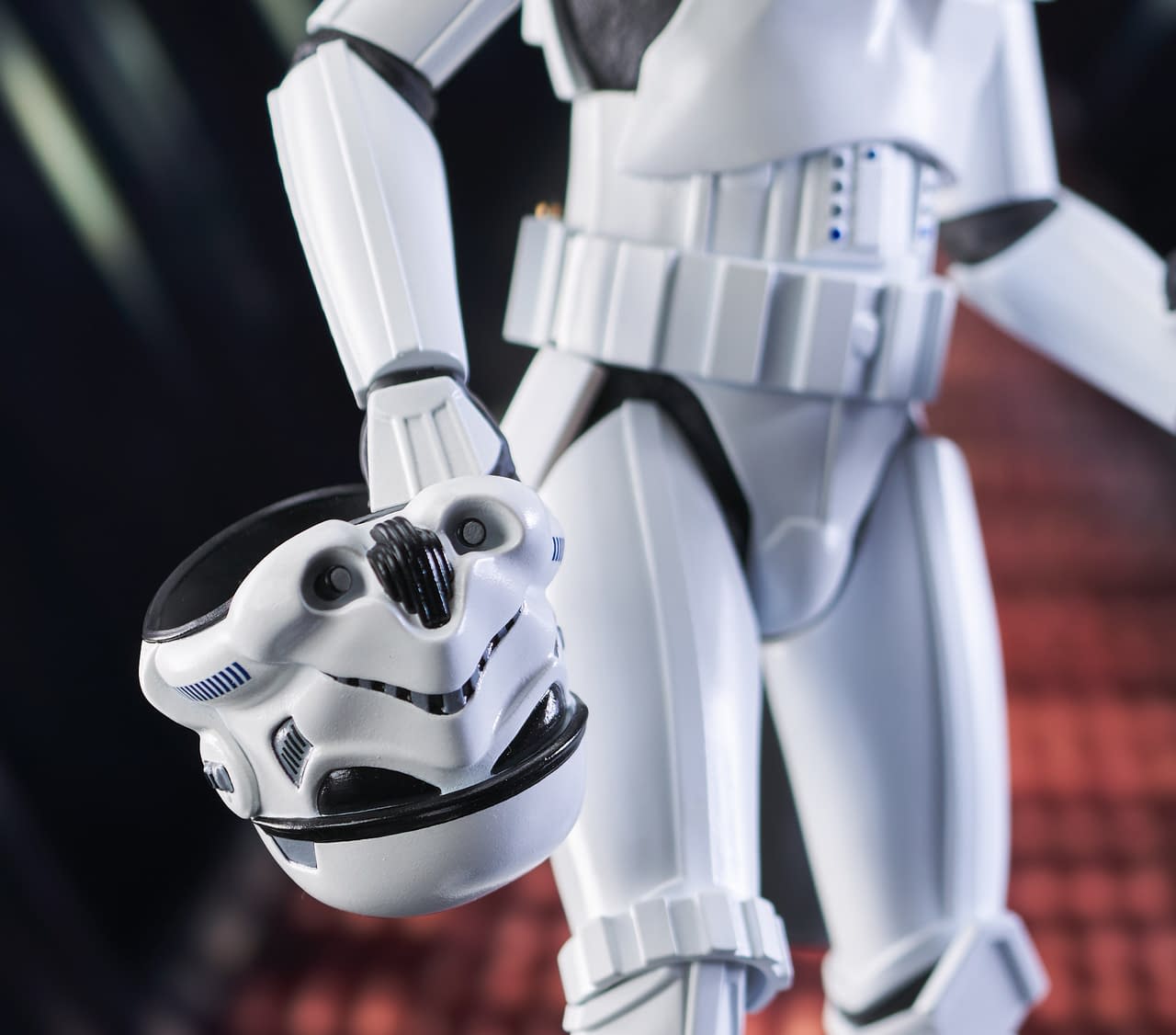 New Star Wars Statues Arrive at Gentle Giant Ltd. with Luke and Mandos