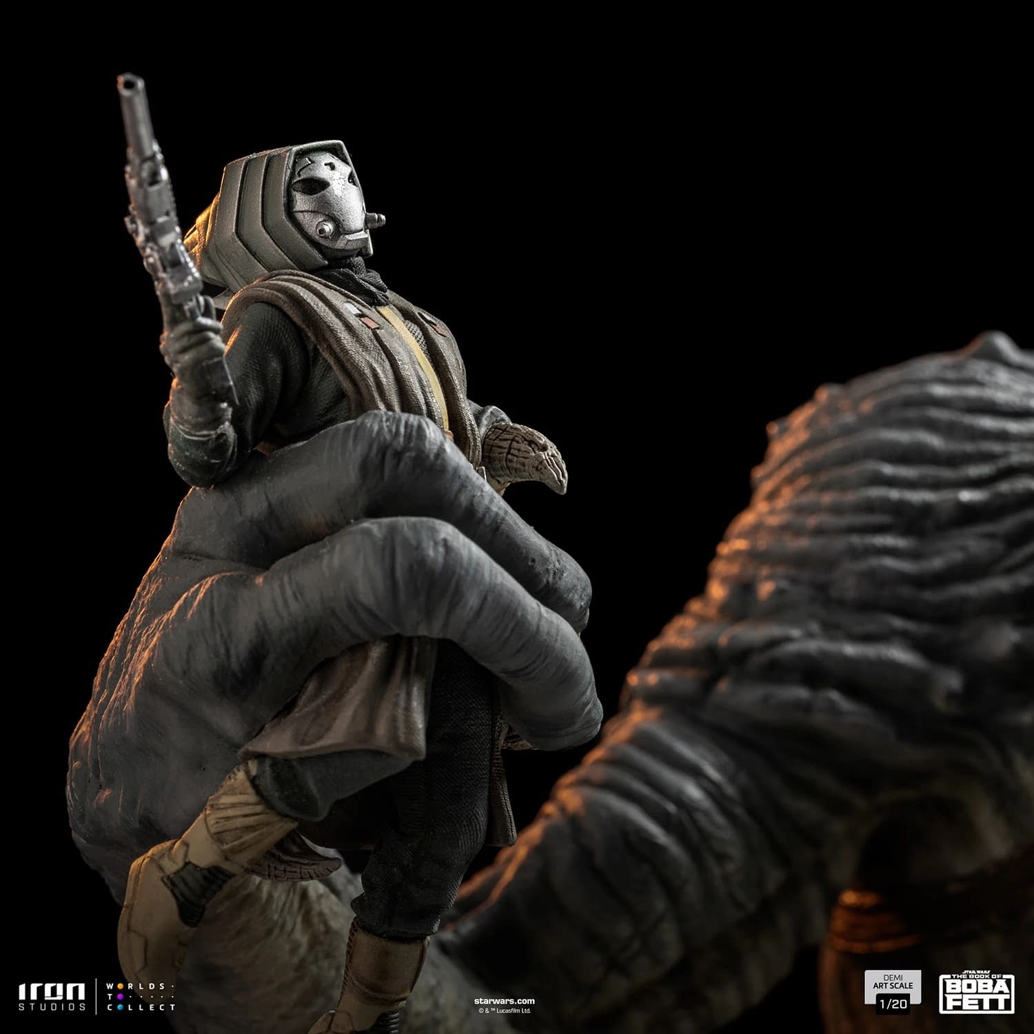 Boba Fett Takes His Rancor For A Ride with Iron Studios 1/10