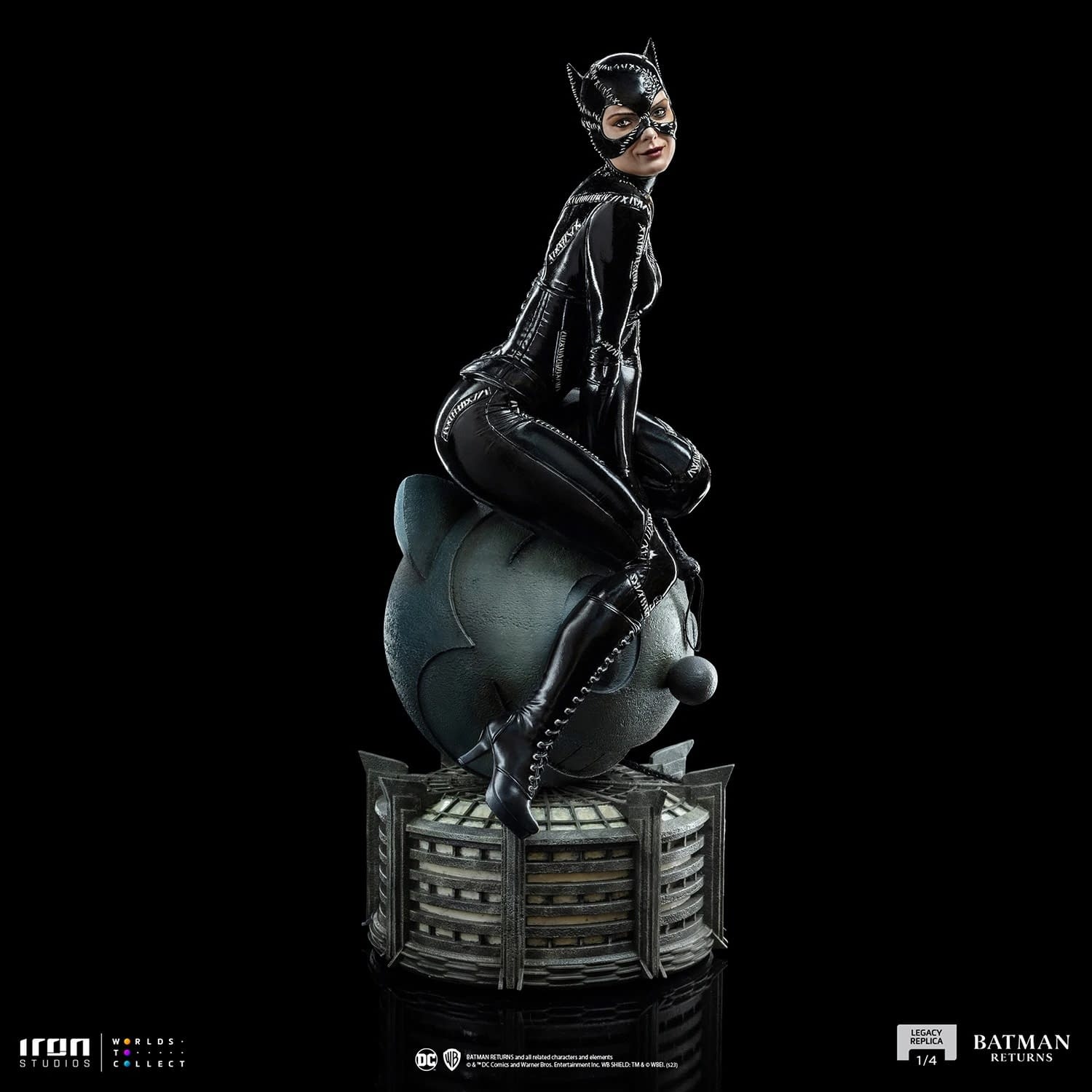 Batman Returns Catwoman Strikes Again with New Iron Studios Statue 