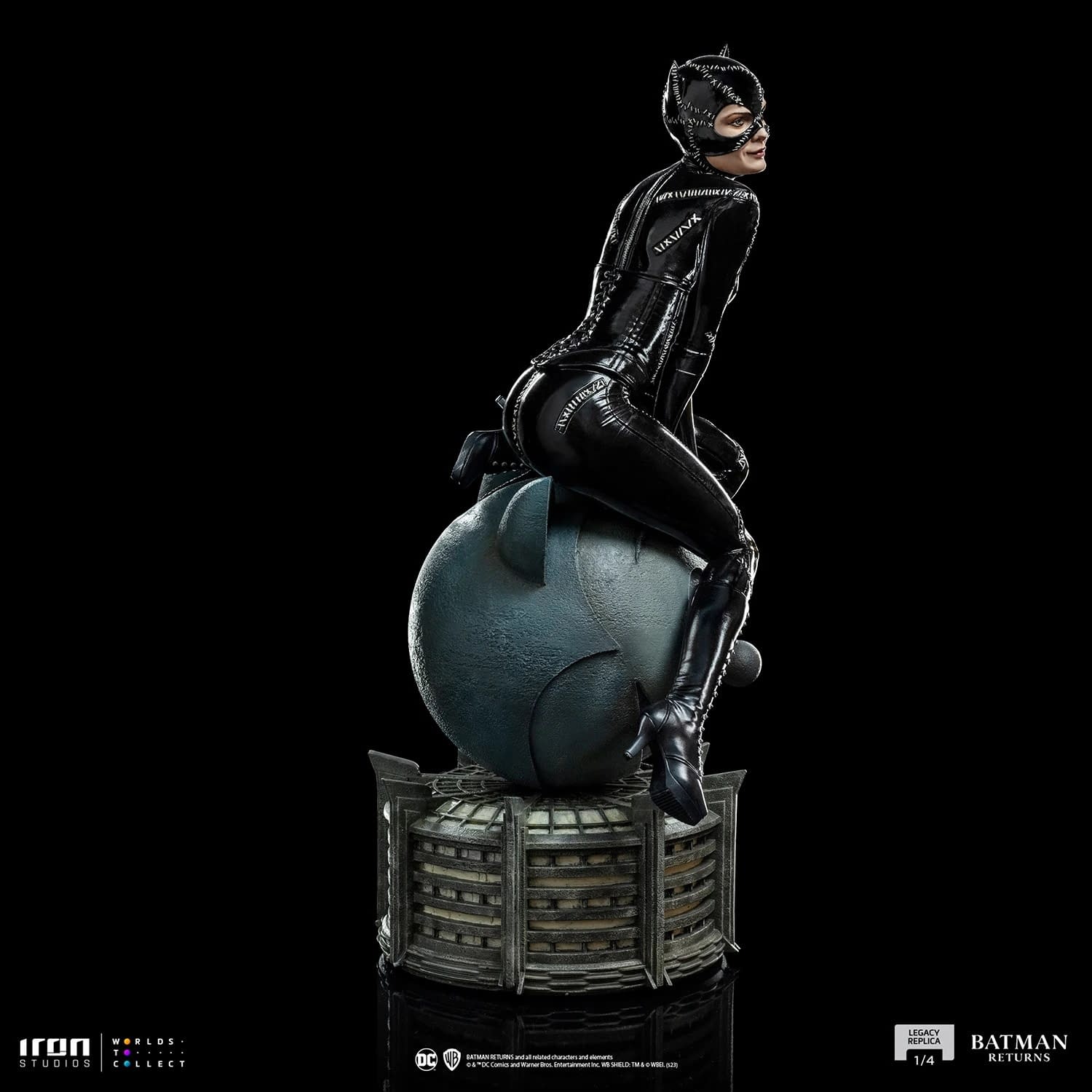Batman Returns Catwoman Strikes Again with New Iron Studios Statue 