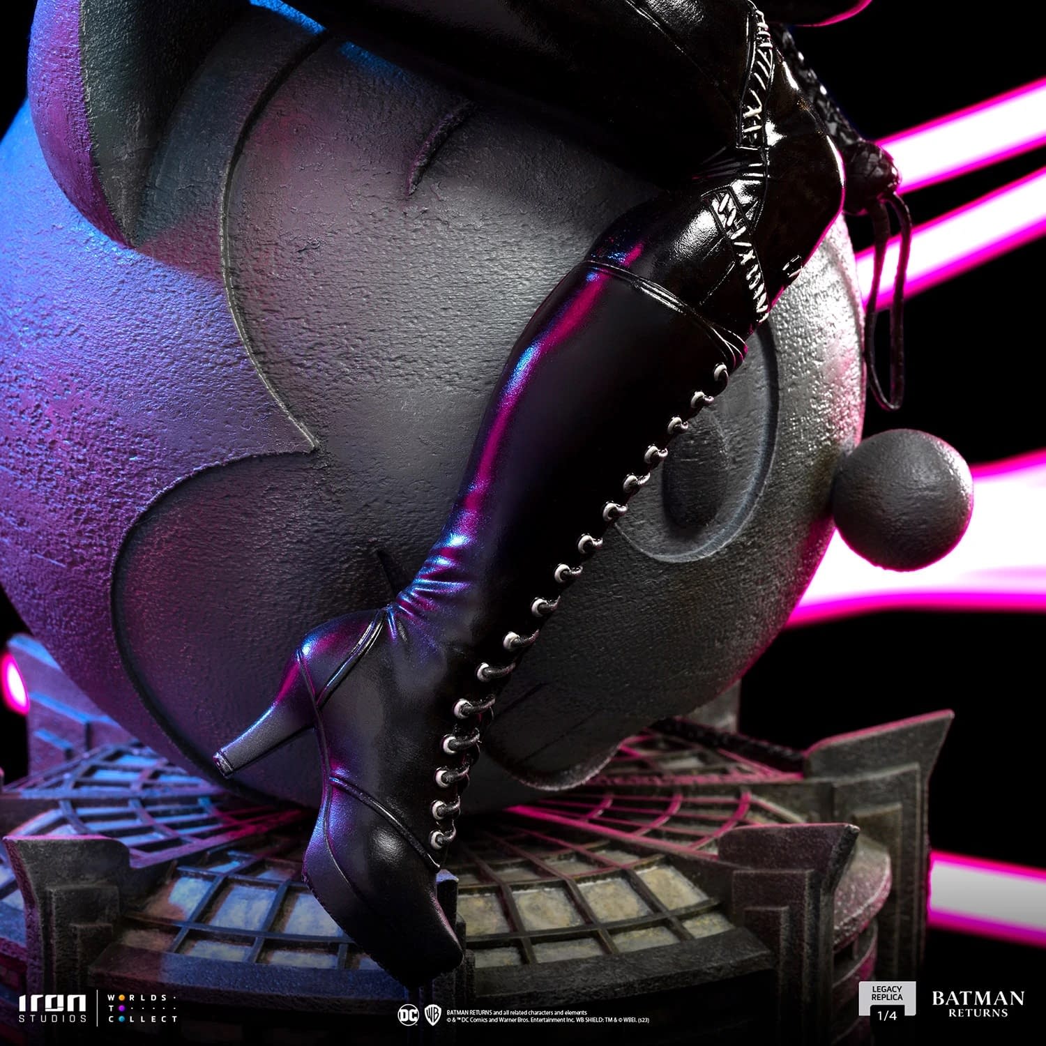 Batman Returns Catwoman Strikes Again with New Iron Studios Statue 