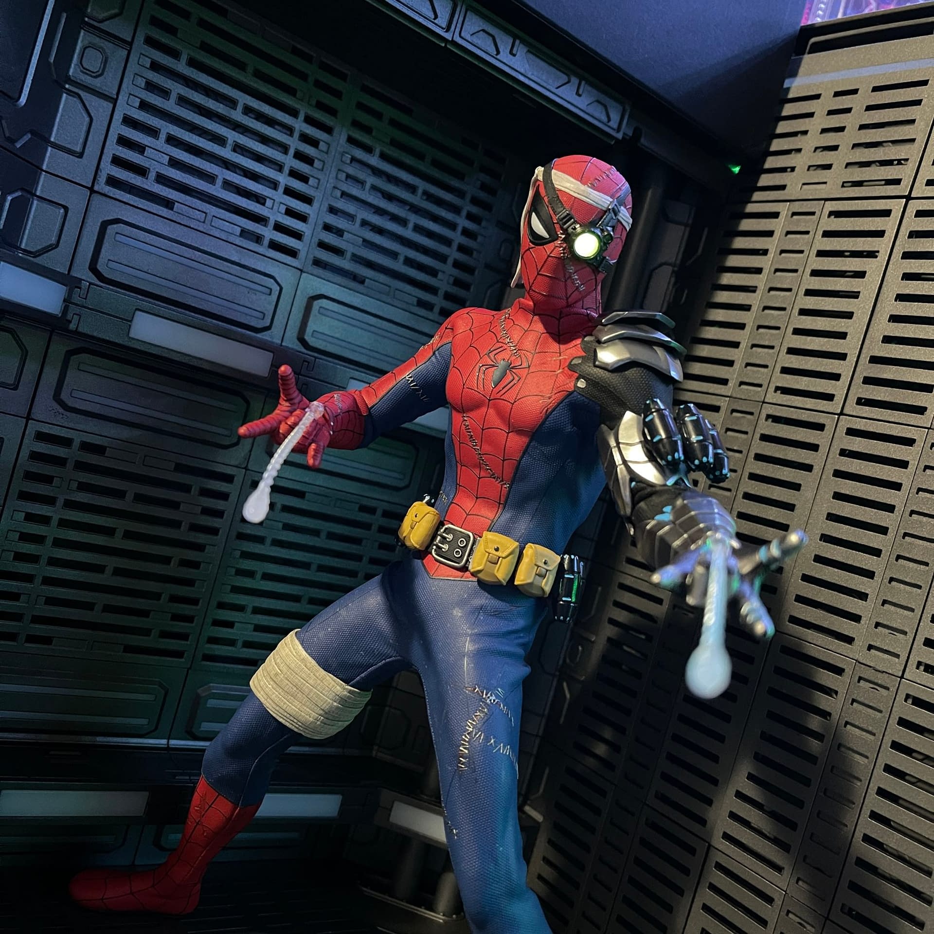 Explore the Spider-Verse - Hot Toys Gamerverse Spider-Man (Cyborg) 