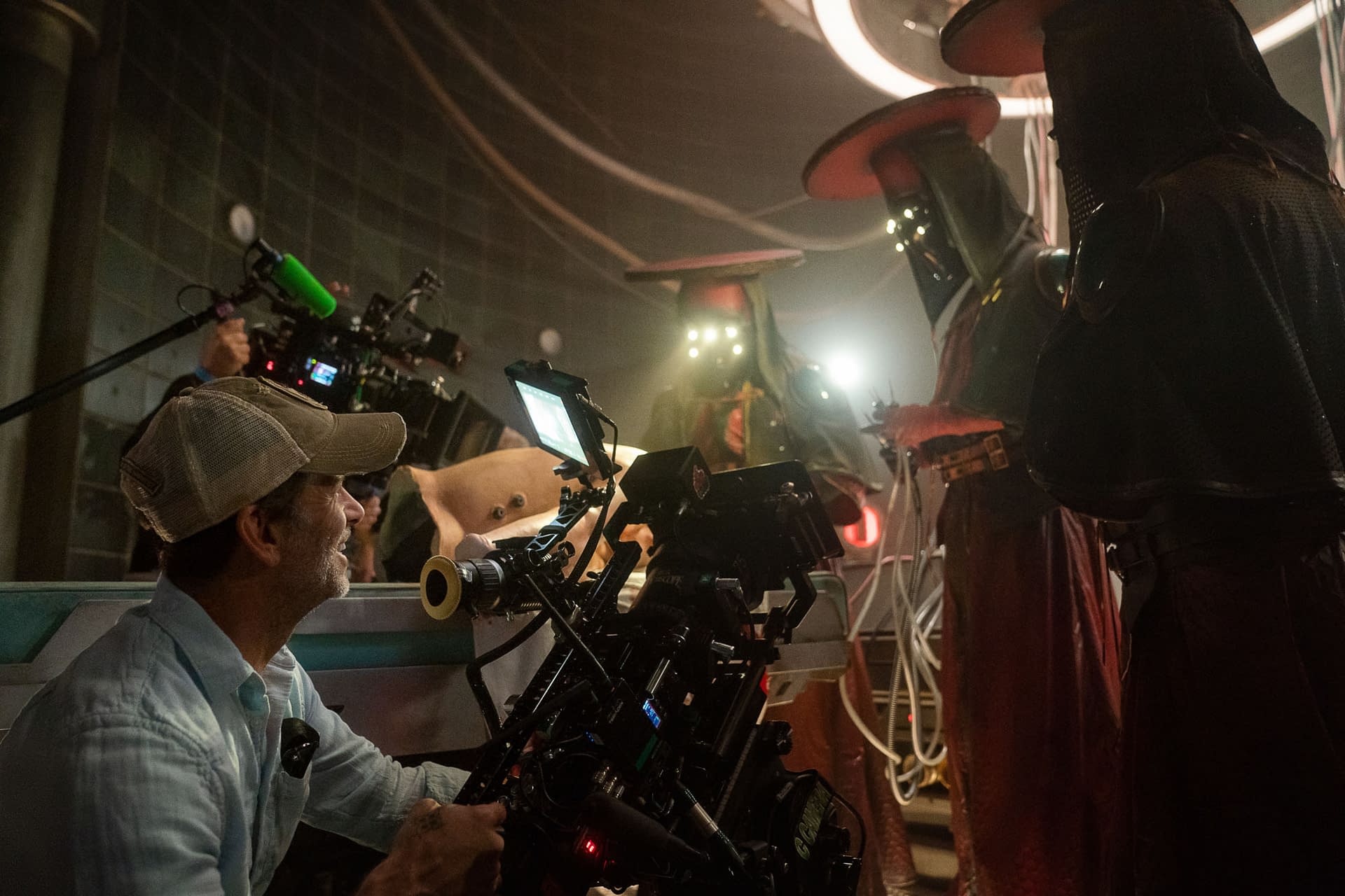 Zack Snyder's REBEL MOON Gets a Cool Behind-The-Scenes Featurette —  GeekTyrant