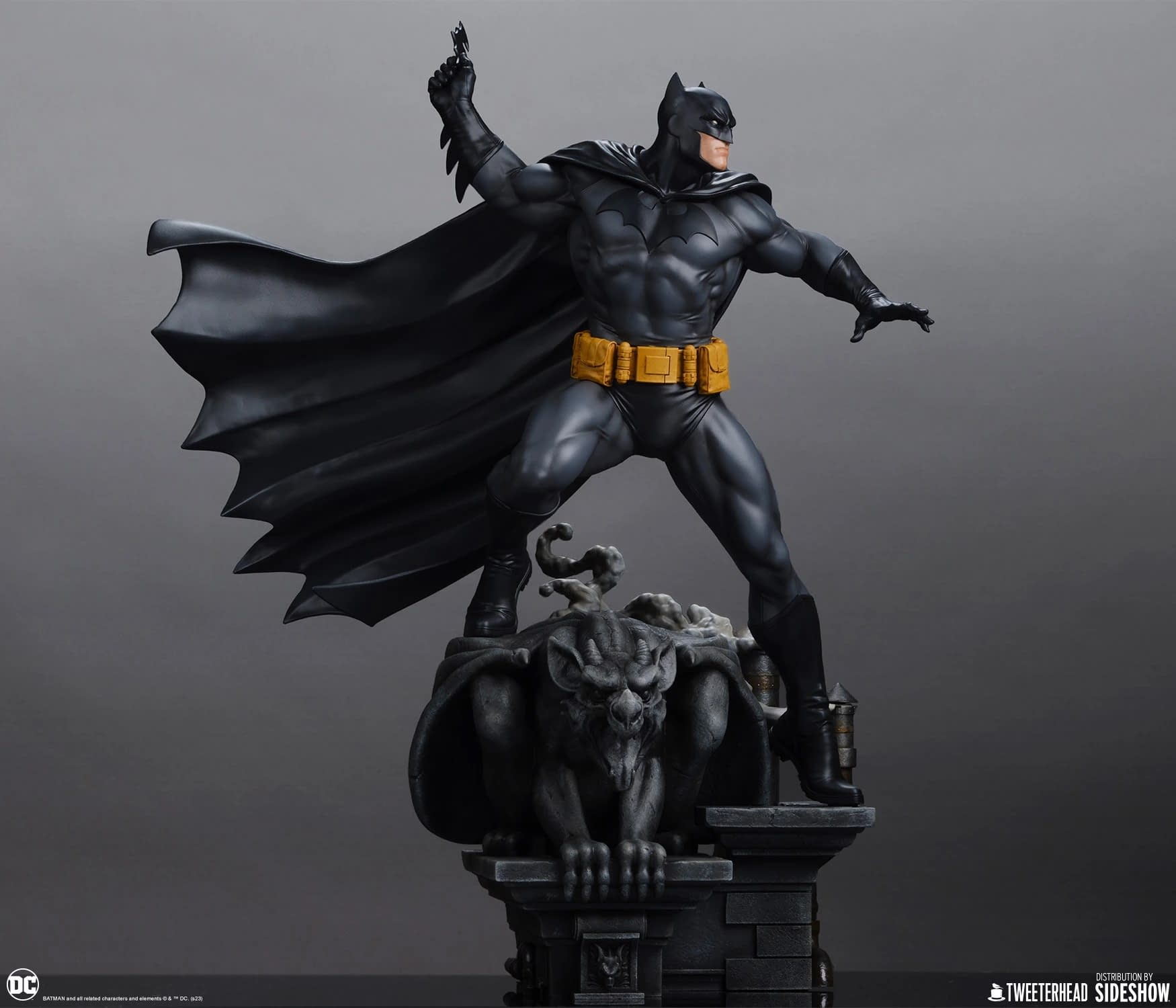 Tweeterhead Unveils Batman (Black and Gray Edition) 1:6 Scale Maquette