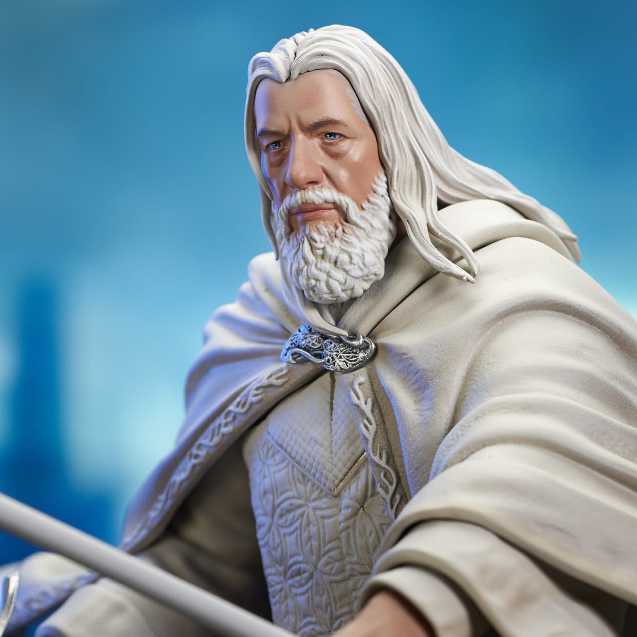 New Marvel Studios Statues Arrive from Diamond from Hawkeye and Thor