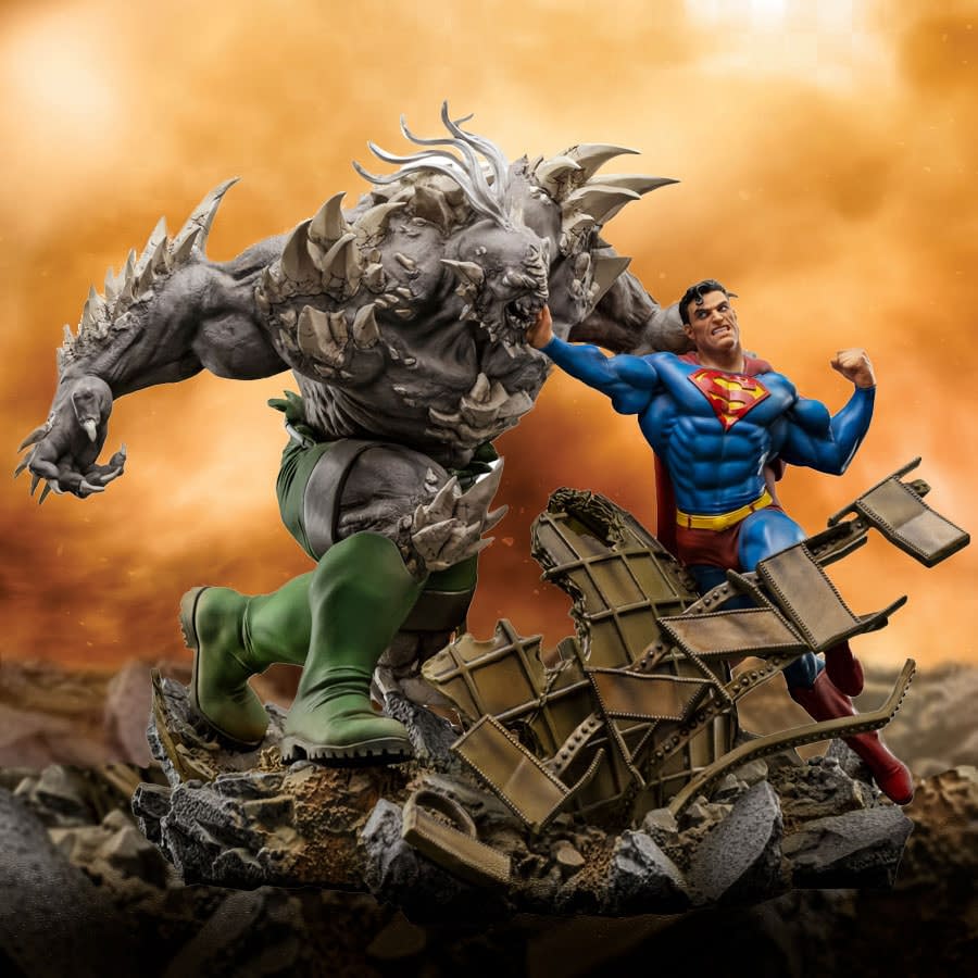 It's Superman vs Doomsday with Iorn SNew DC Comics Statue