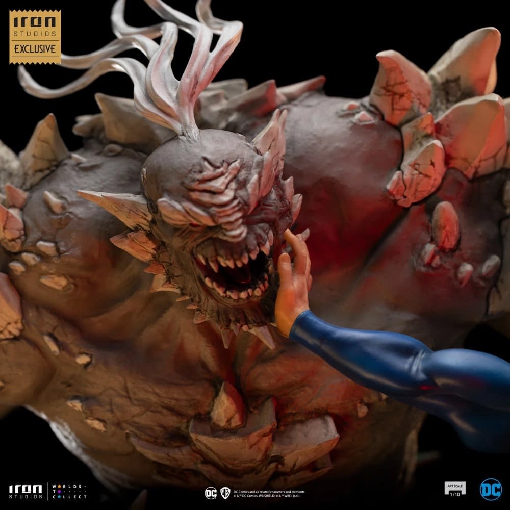 It's Superman vs Doomsday with Iorn SNew DC Comics Statue