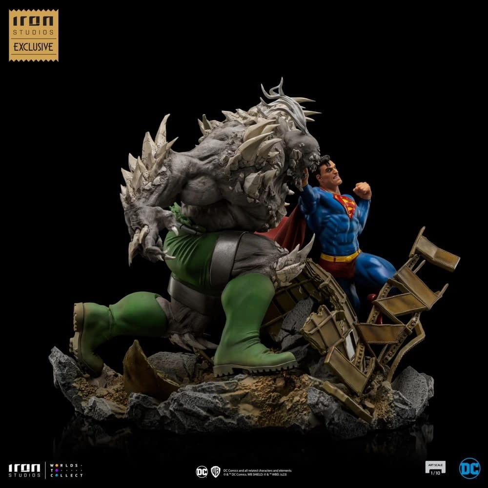 It's Superman vs Doomsday with Iorn SNew DC Comics Statue