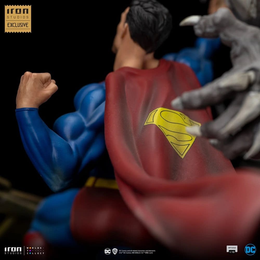 It's Superman vs Doomsday with Iorn SNew DC Comics Statue