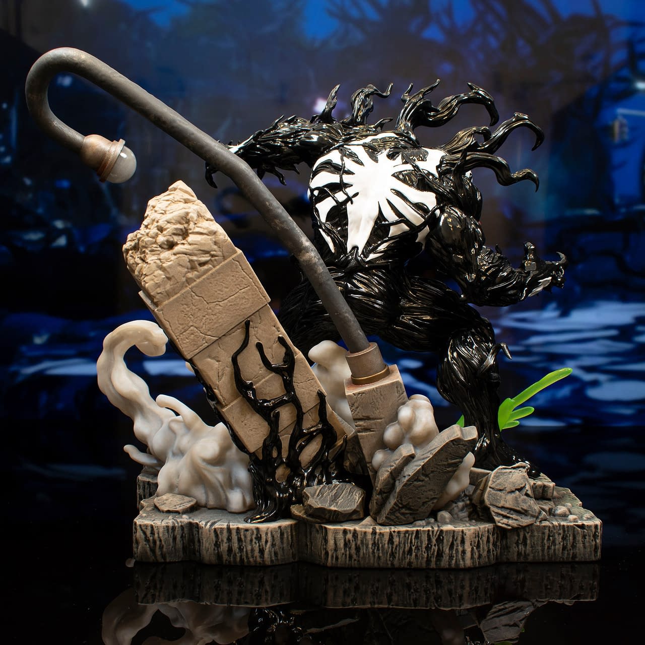 Diamond Select Unveils Marvel's Spider-Man 2 Deluxe Venom Statue 