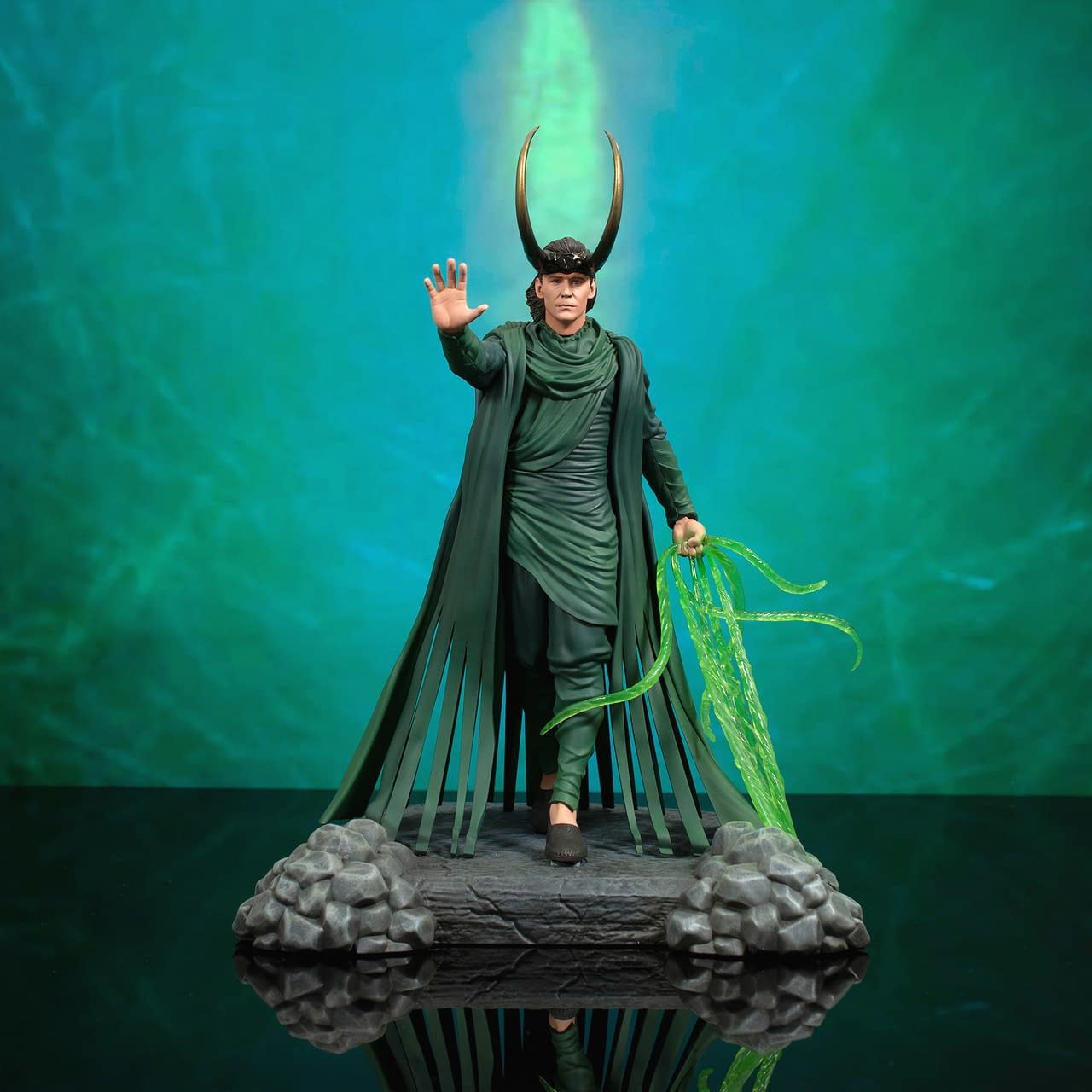 Diamond Select Summons Loki God of Stories with New Statue 