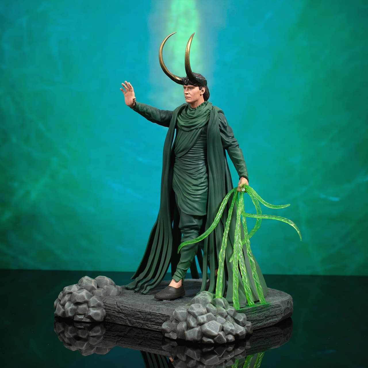Diamond Select Summons Loki God of Stories with New Statue 