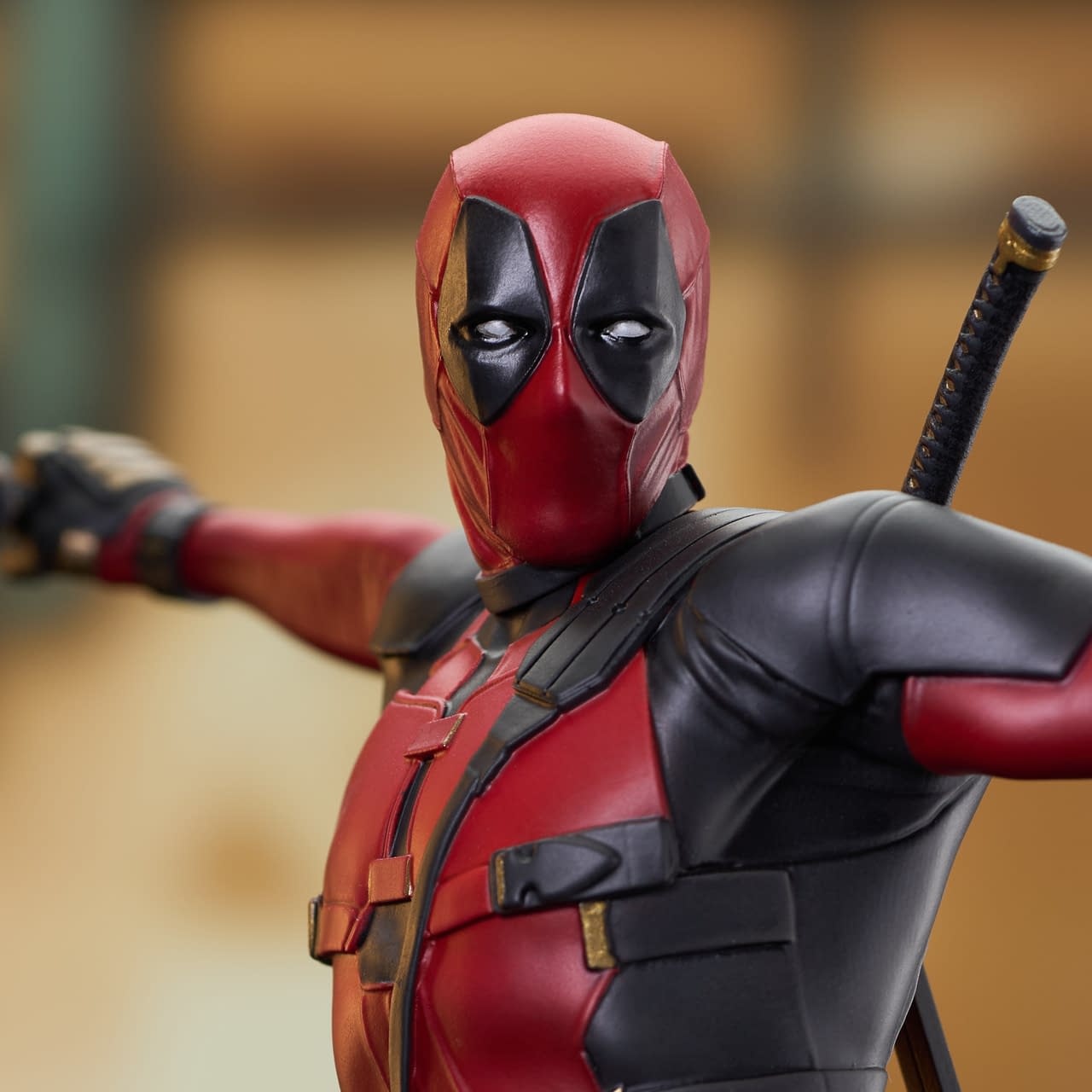 Diamond Select Unveils New Deadpool & Wolverine Gallery Diorama