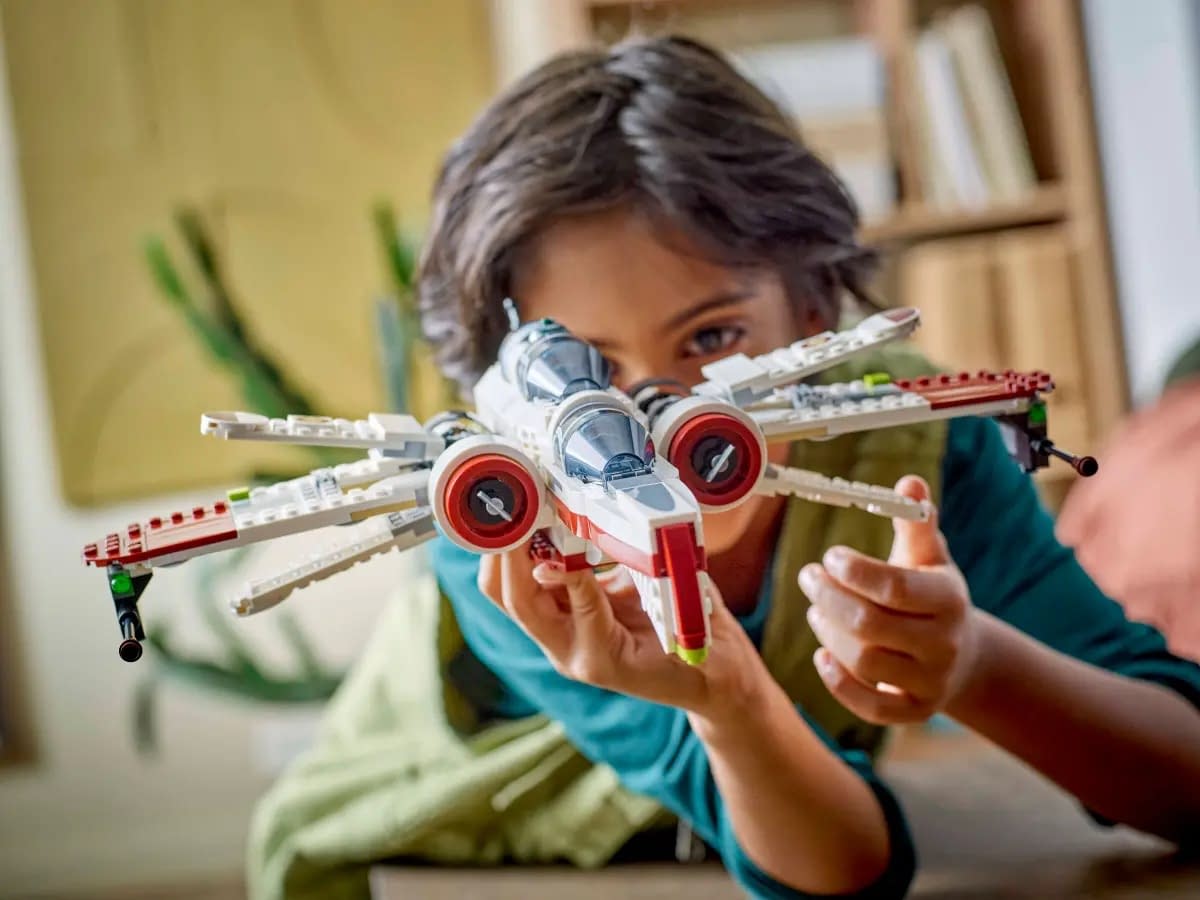 LEGO Blasts Off with New Star Wars ARC-170 Starfighter Set