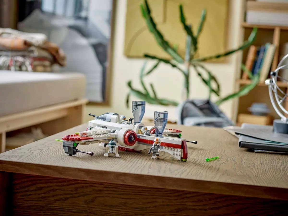 LEGO Blasts Off with New Star Wars ARC-170 Starfighter Set