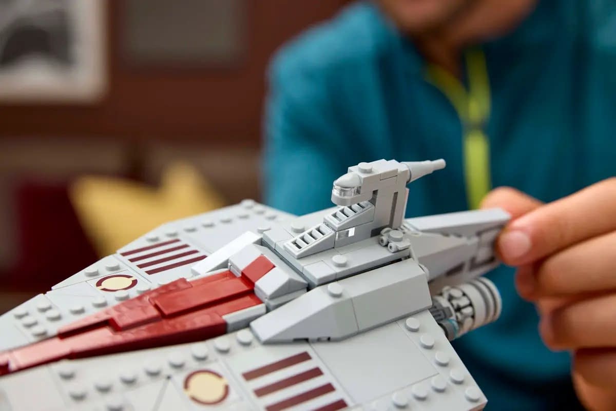 Star Wars Acclamator-Class Assault Ship Coming Soon to LEGO