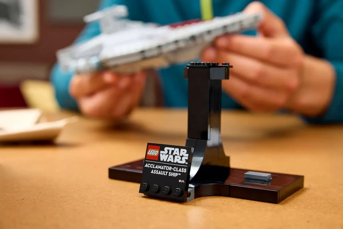 Star Wars Acclamator-Class Assault Ship Coming Soon to LEGO