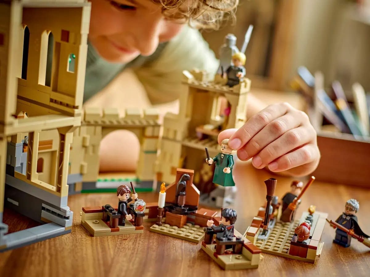 It is Time for a Flying Lesson with LEGO's New Hogwarts Castle Set