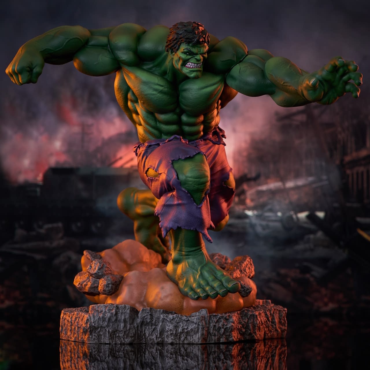Beware the Power of the Hulk with New Diamond Select Toys PVC