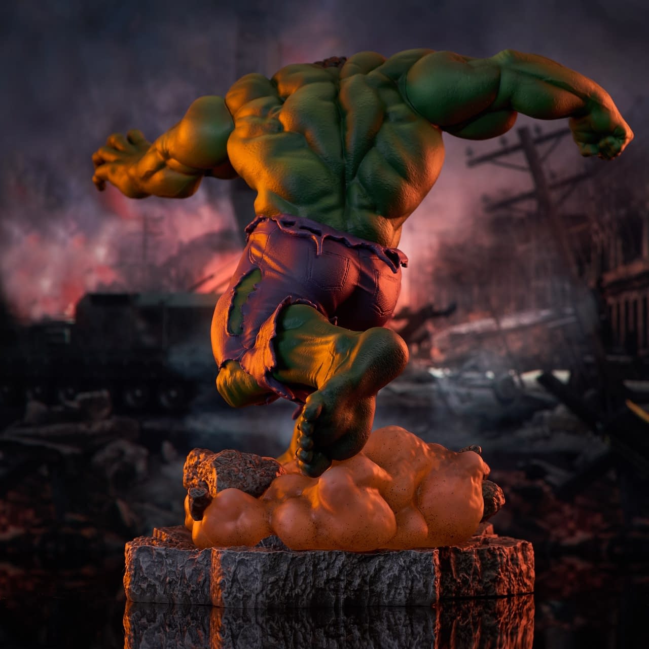 Beware the Power of the Hulk with New Diamond Select Toys PVC