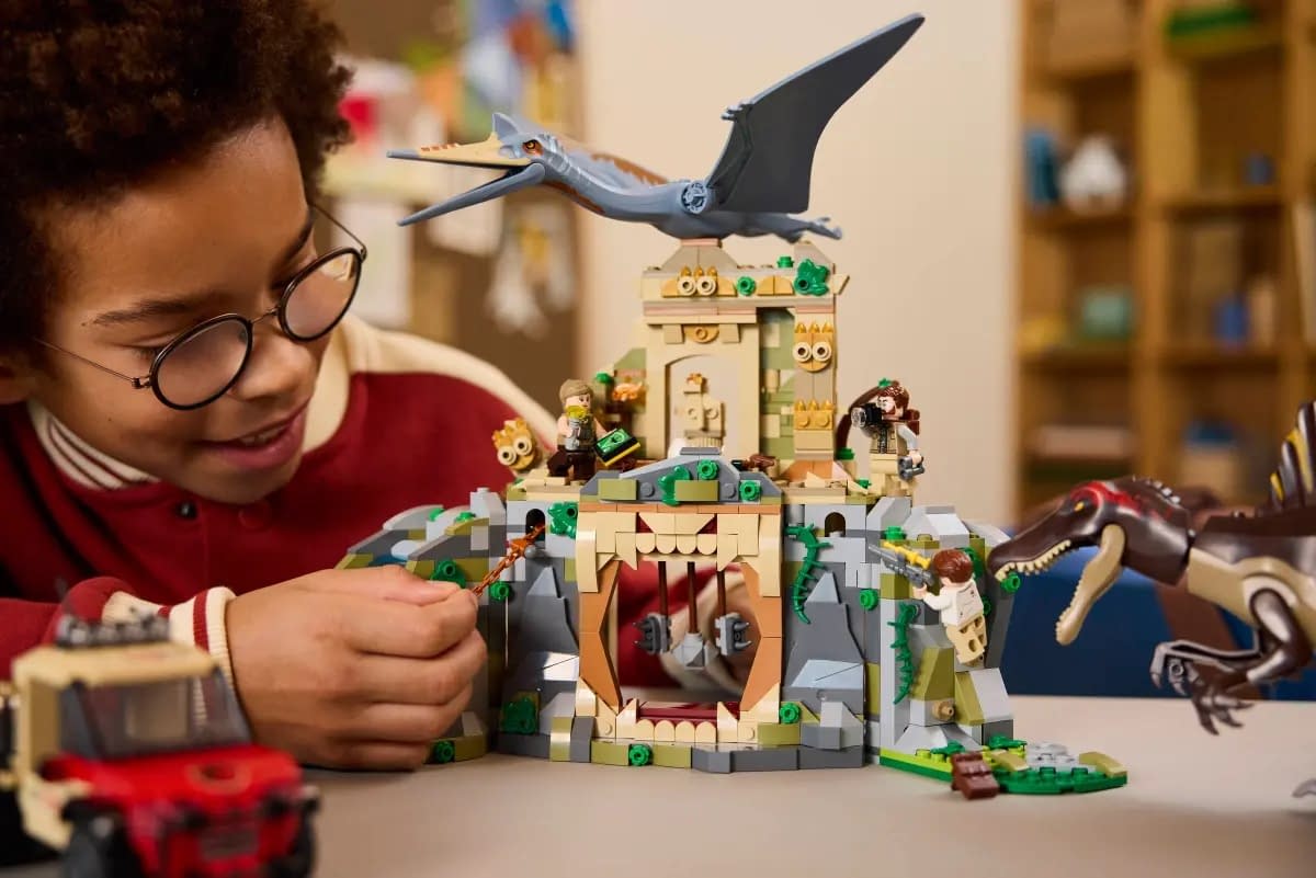 The Spinosaurus Arrives with LEGO's New Jurassic Park Rebirth Set 