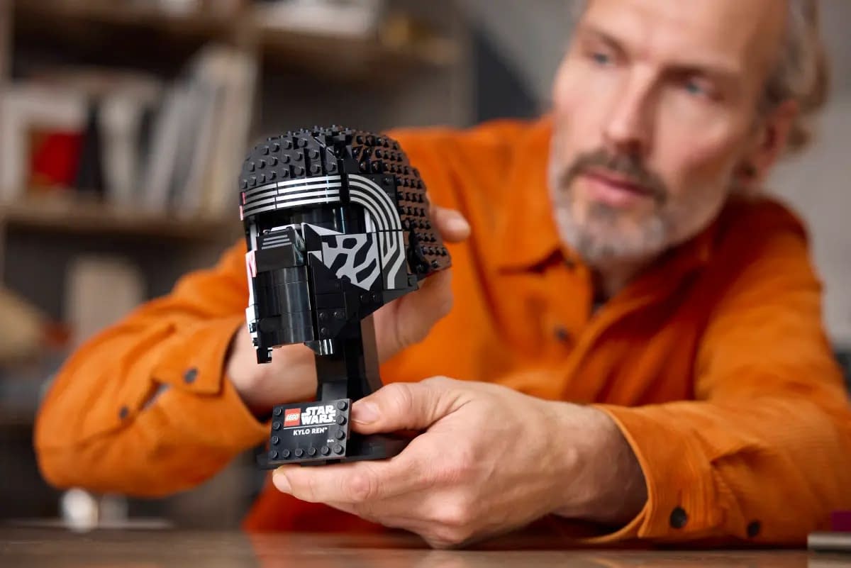Build Kylo Ren's Helmet as LEGO Reveals New Star Wars Bust Sets