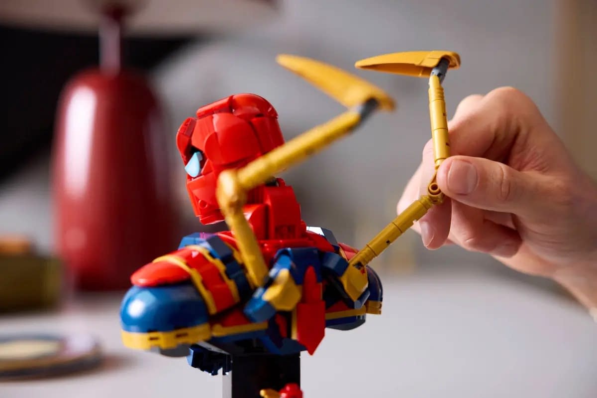 LEGO Unveils New Avengers: Infinity War Iron Spider-Man Bust
