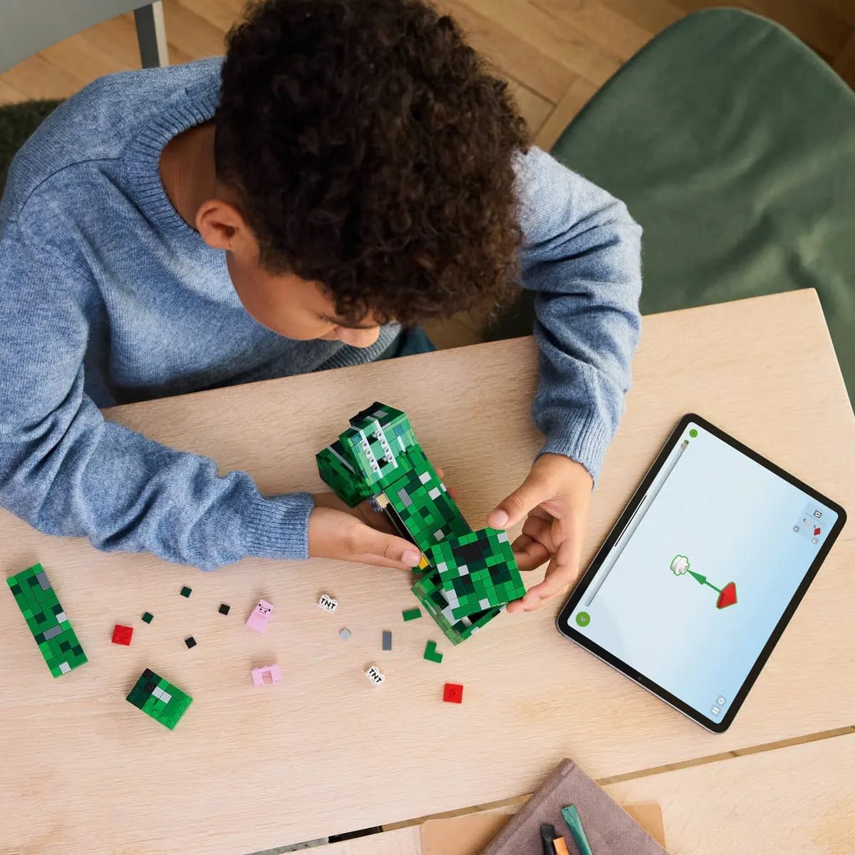 Watch Out! LEGO Unveils New Minecraft 8