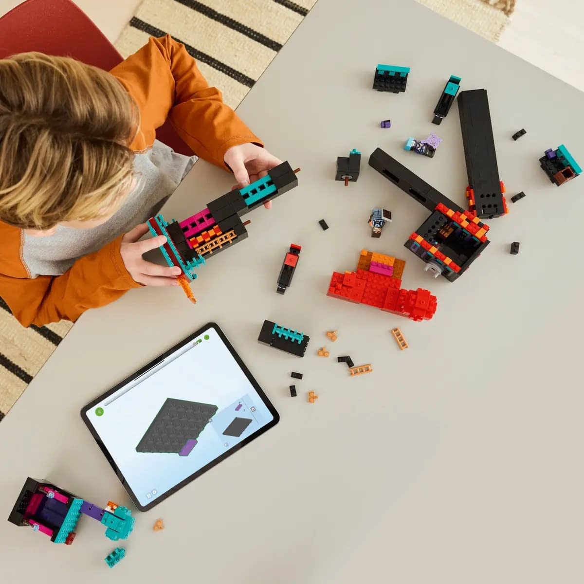 Build the Underman Tower with LEGO's Newest Minecraft Set 