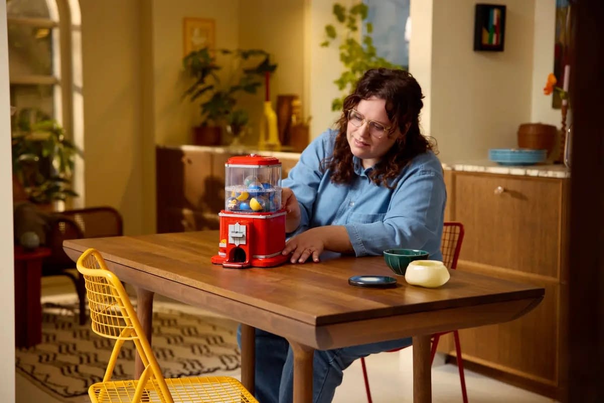 LEGO Gets Creative with New LEGO Minifigure Vending Machine