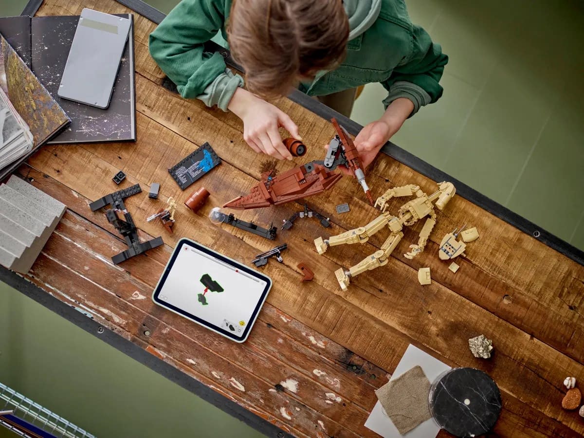 LEGO Reveals New Star Wars 1,088 Piece Battle Droid with STAP Set