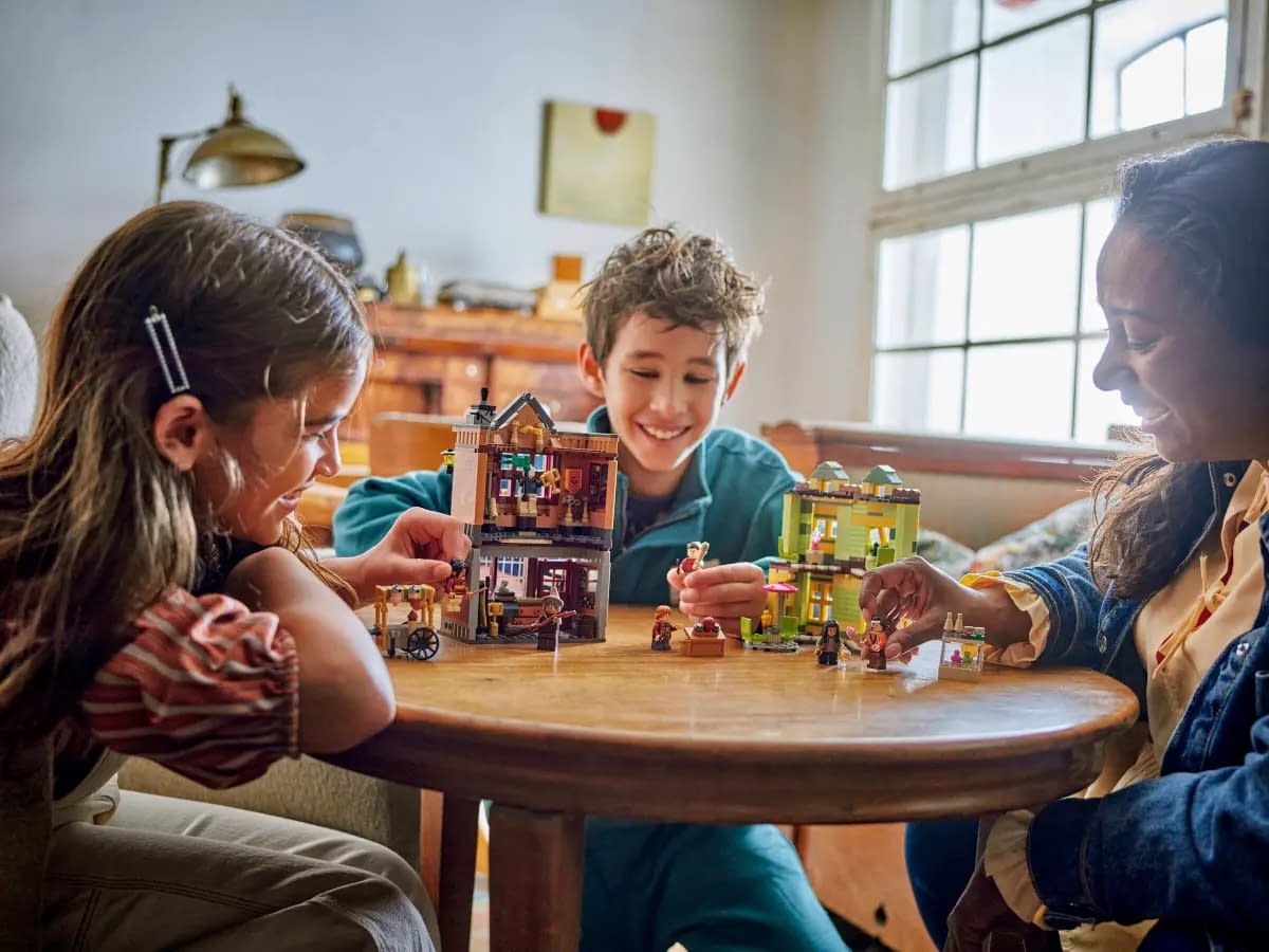 LEGO Debuts New Harry Potter Quality Quidditch Supplies Set 