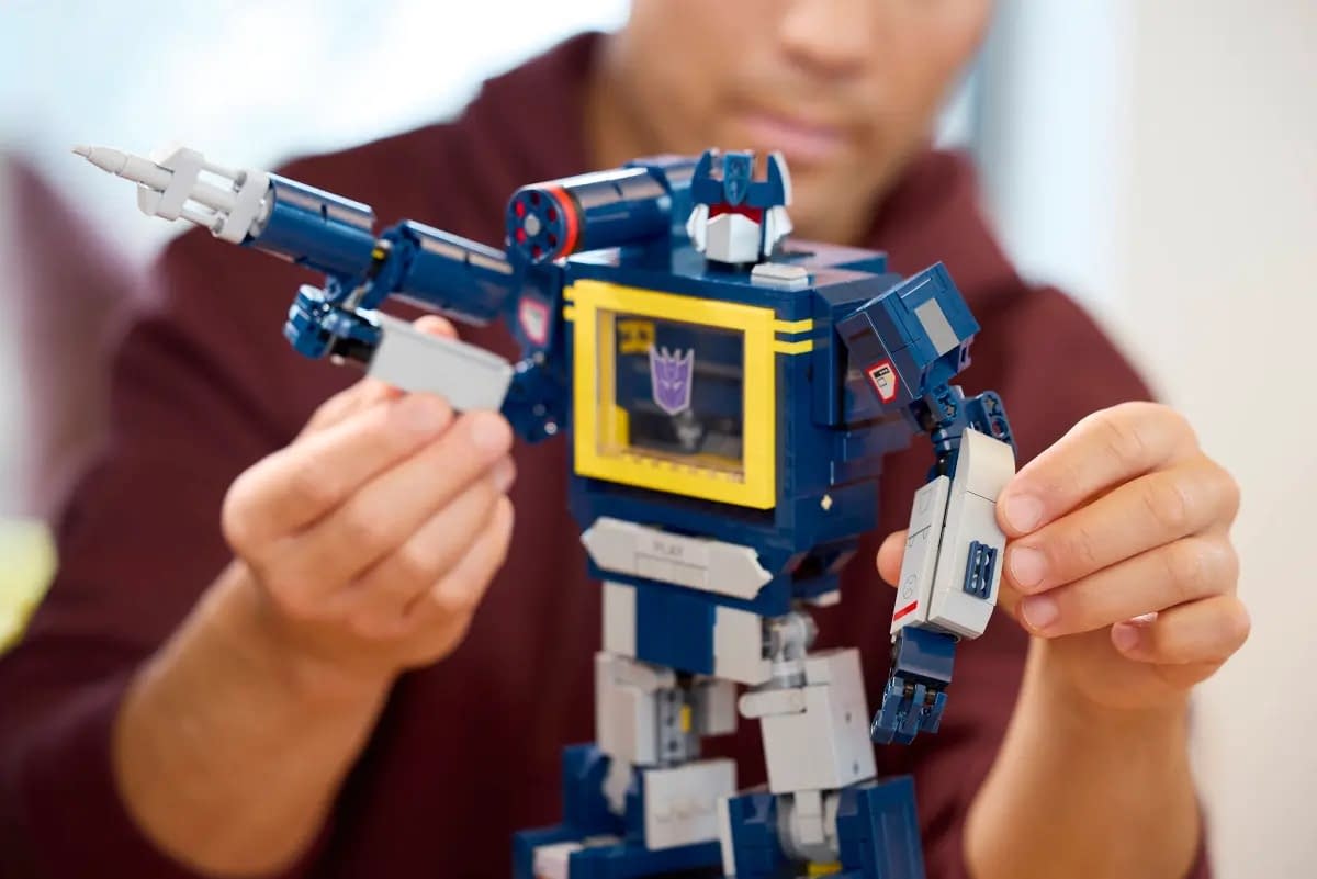 New Transformers Soundwave LEGO Set Revealed with Sound Effects 