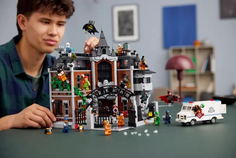 Check Yourself Into Arkham Asylum with LEGO's Newest Batman Set 