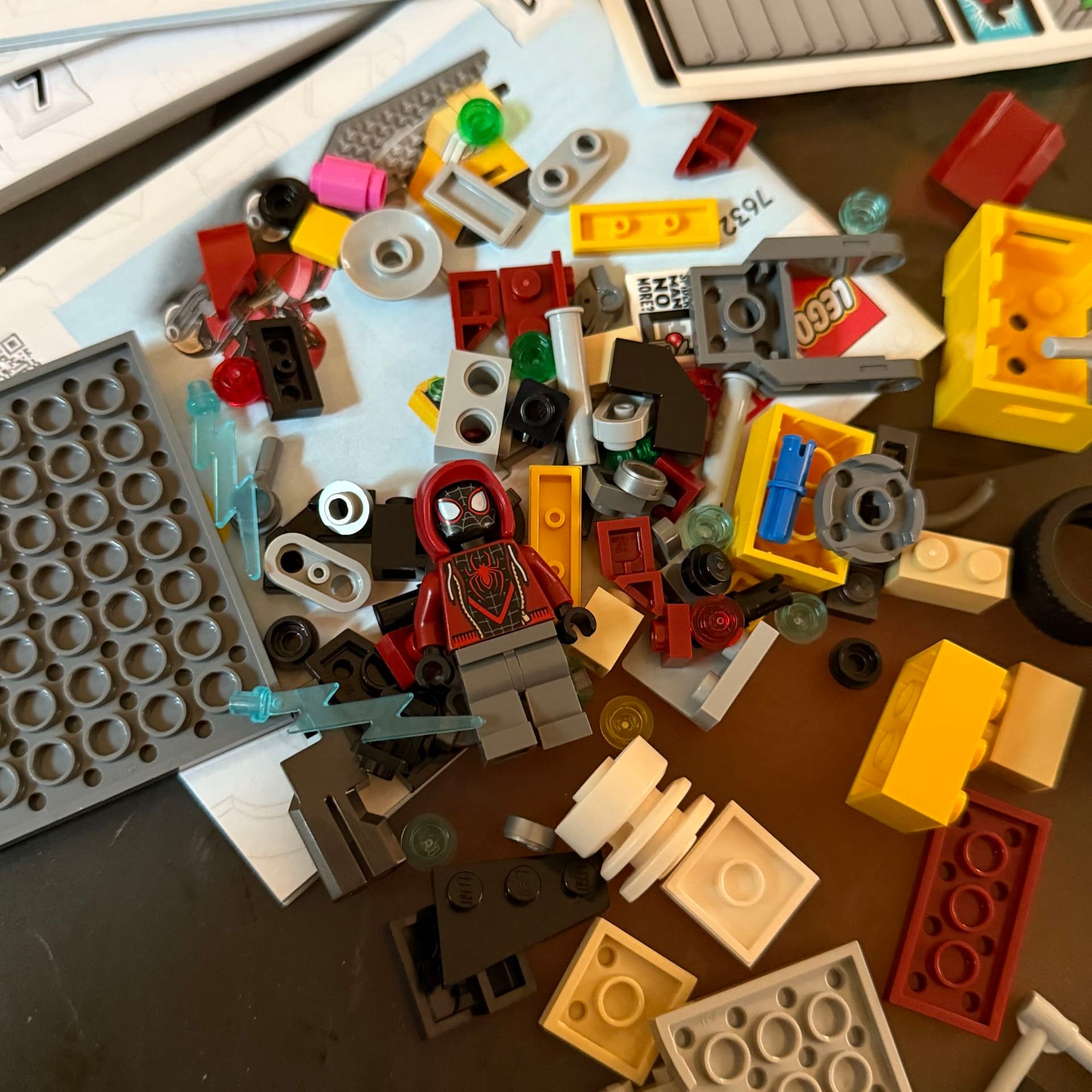 LEGO Spider-Man vs. Oscorp - Help Arrives from the Spider-Verse