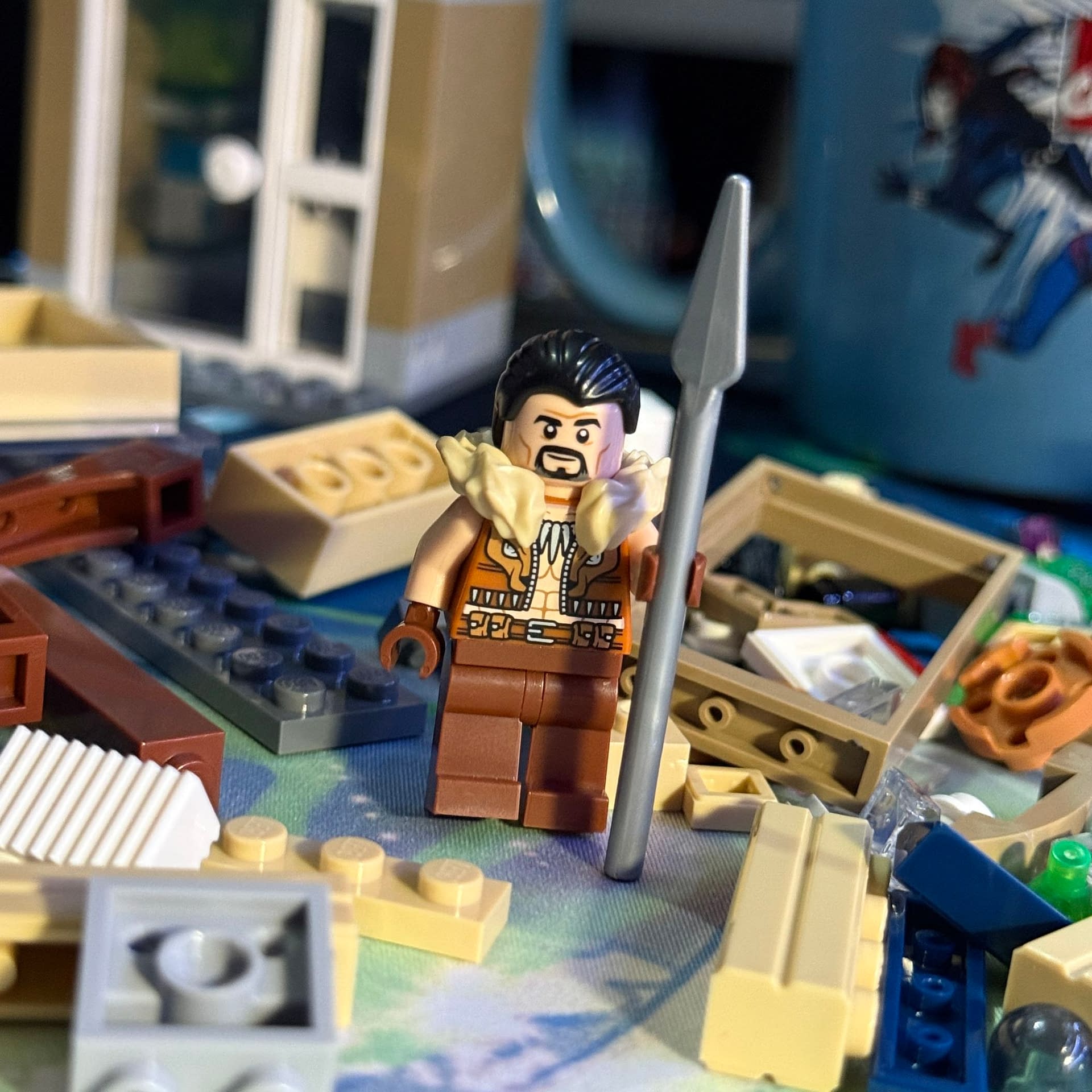 LEGO Spider-Man vs. Oscorp - The Hunt Begins with Kraven