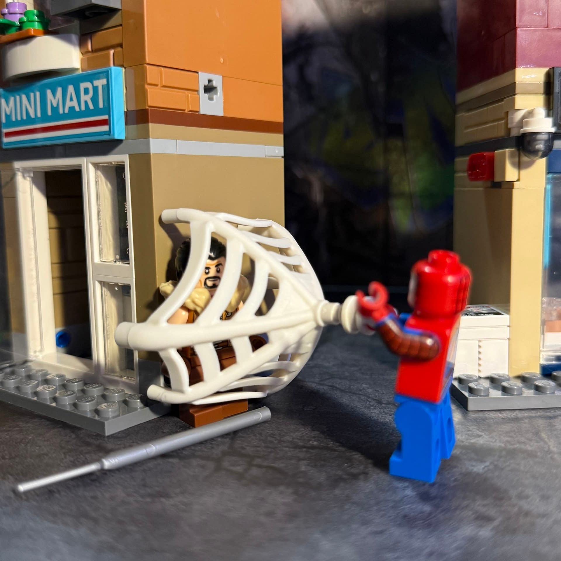 LEGO Spider-Man vs. Oscorp - The Hunt Begins with Kraven