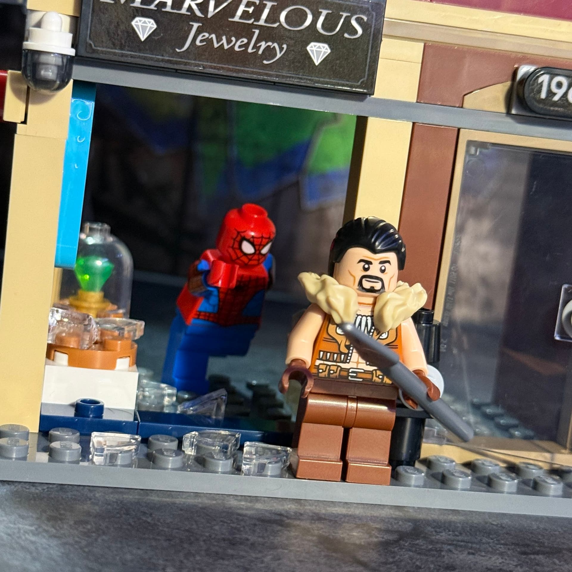 LEGO Spider-Man vs. Oscorp - The Hunt Begins with Kraven