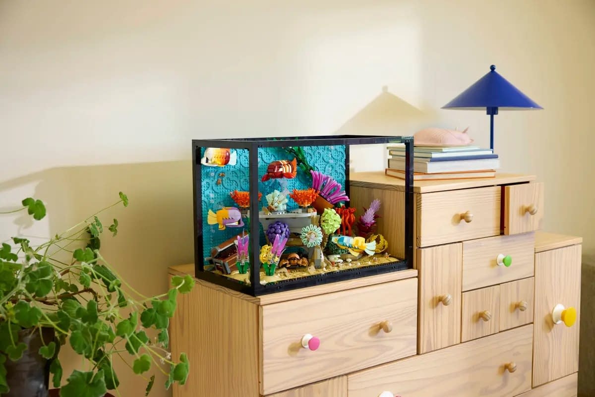 Build Your Own Tropical Fish Aquarium with New LEGO Icons Set