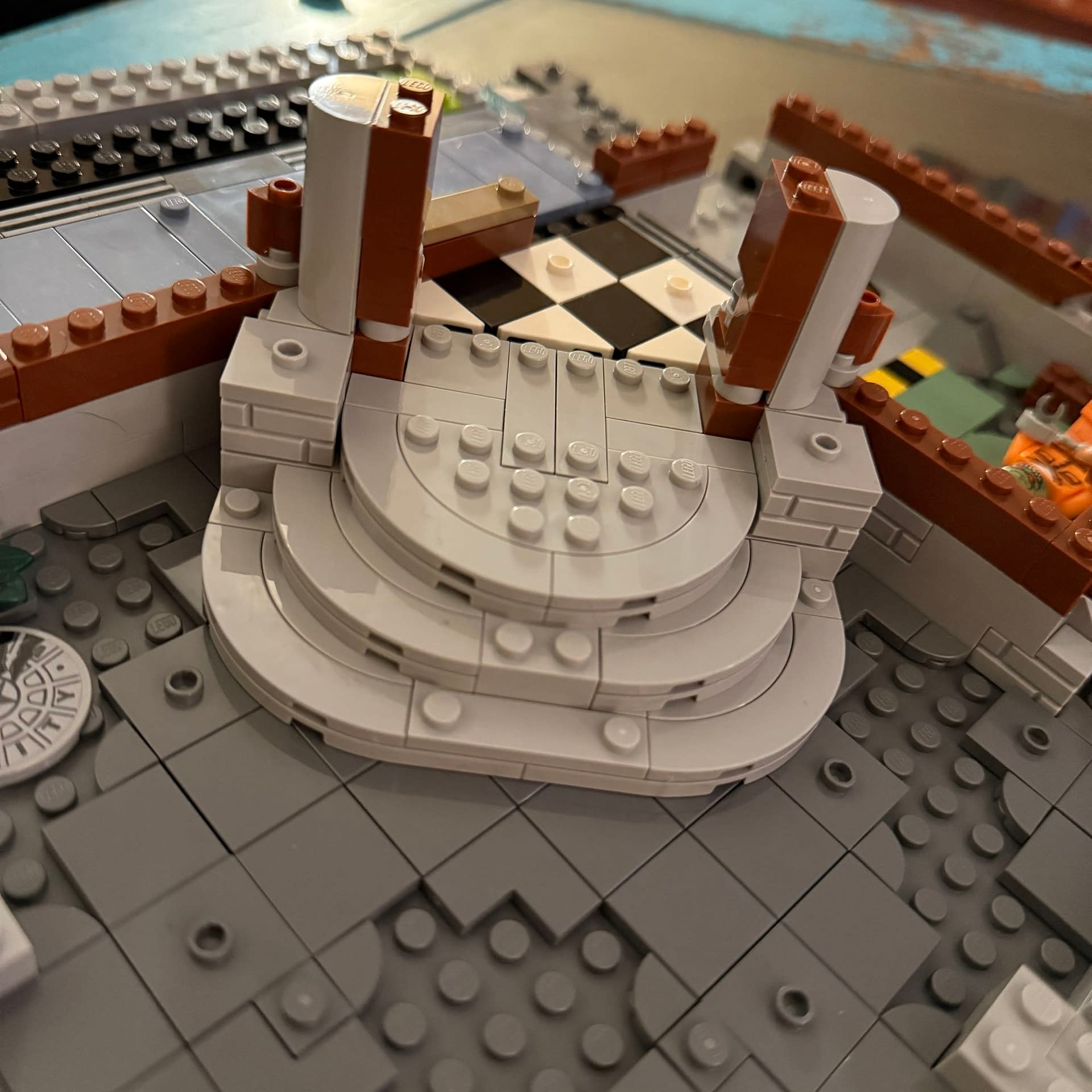 Halloween at the LEGO Arkham Asylum - A Robin, a Clown and a Riddle