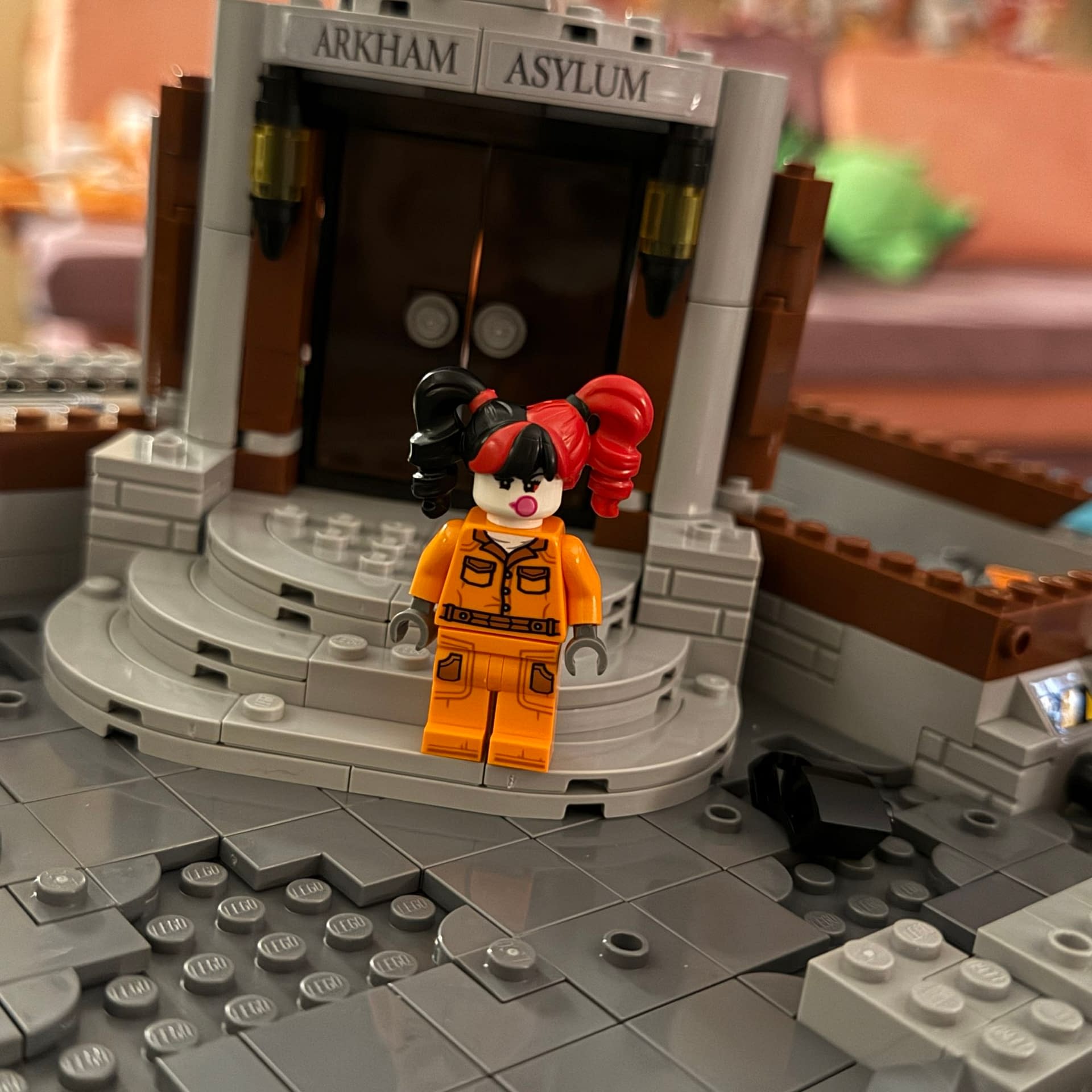 Halloween at the LEGO Arkham Asylum - A Robin, a Clown and a Riddle