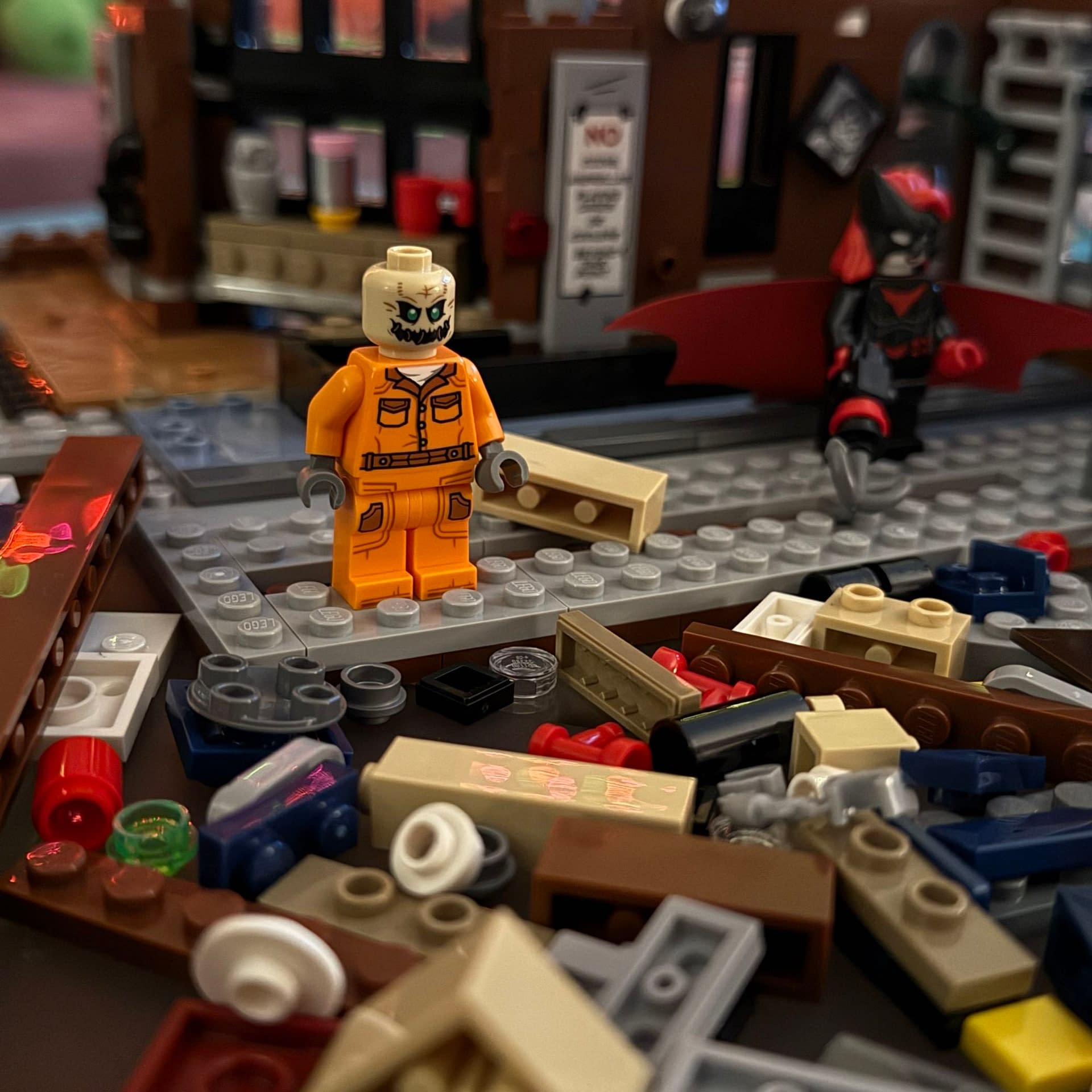Halloween at the LEGO Arkham Asylum - Scarecrow Brings the Fear