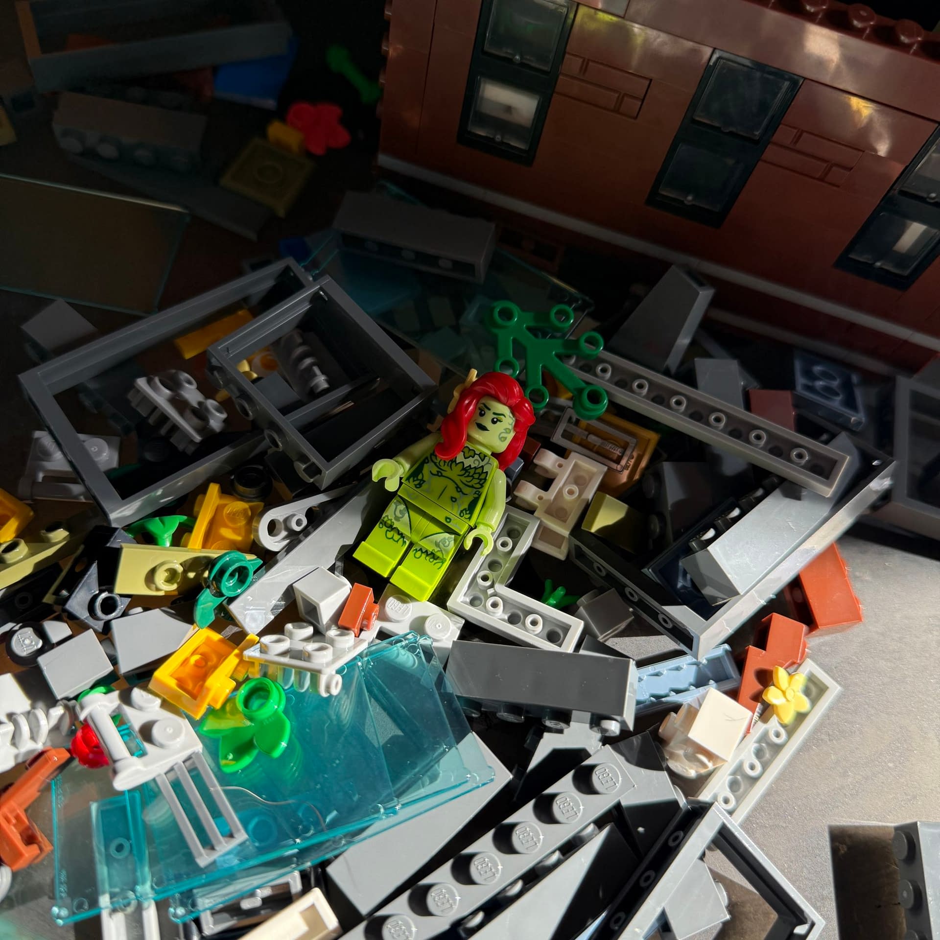 Halloween at the LEGO Arkham Asylum - Poison Ivy Brings the Green