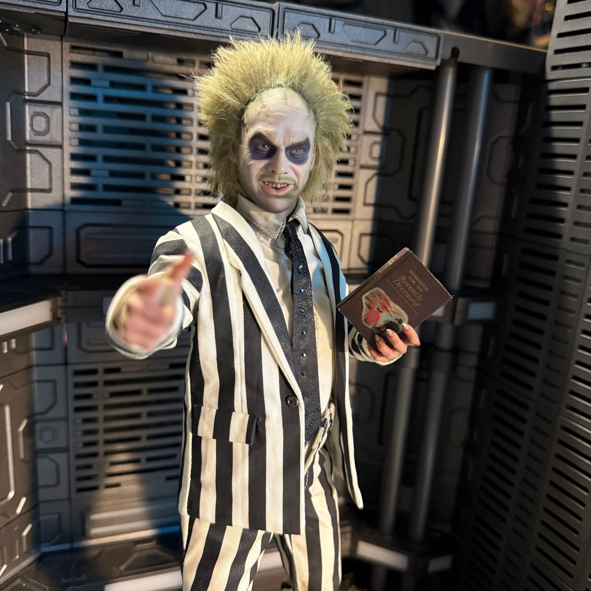 It's Showtime as We Check Out Sideshow's 1/6 Scale Beetlejuice