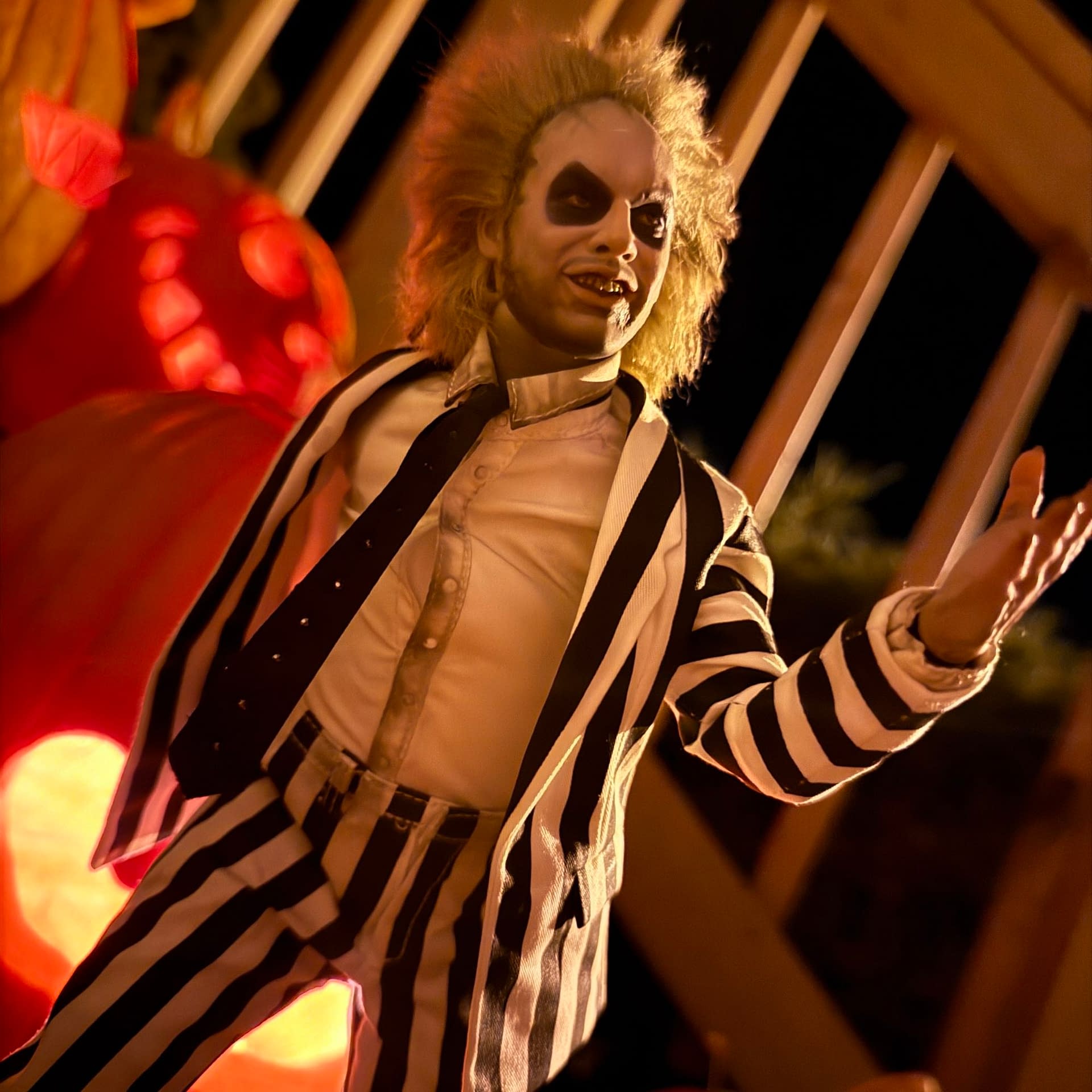 It's Showtime as We Check Out Sideshow's 1/6 Scale Beetlejuice