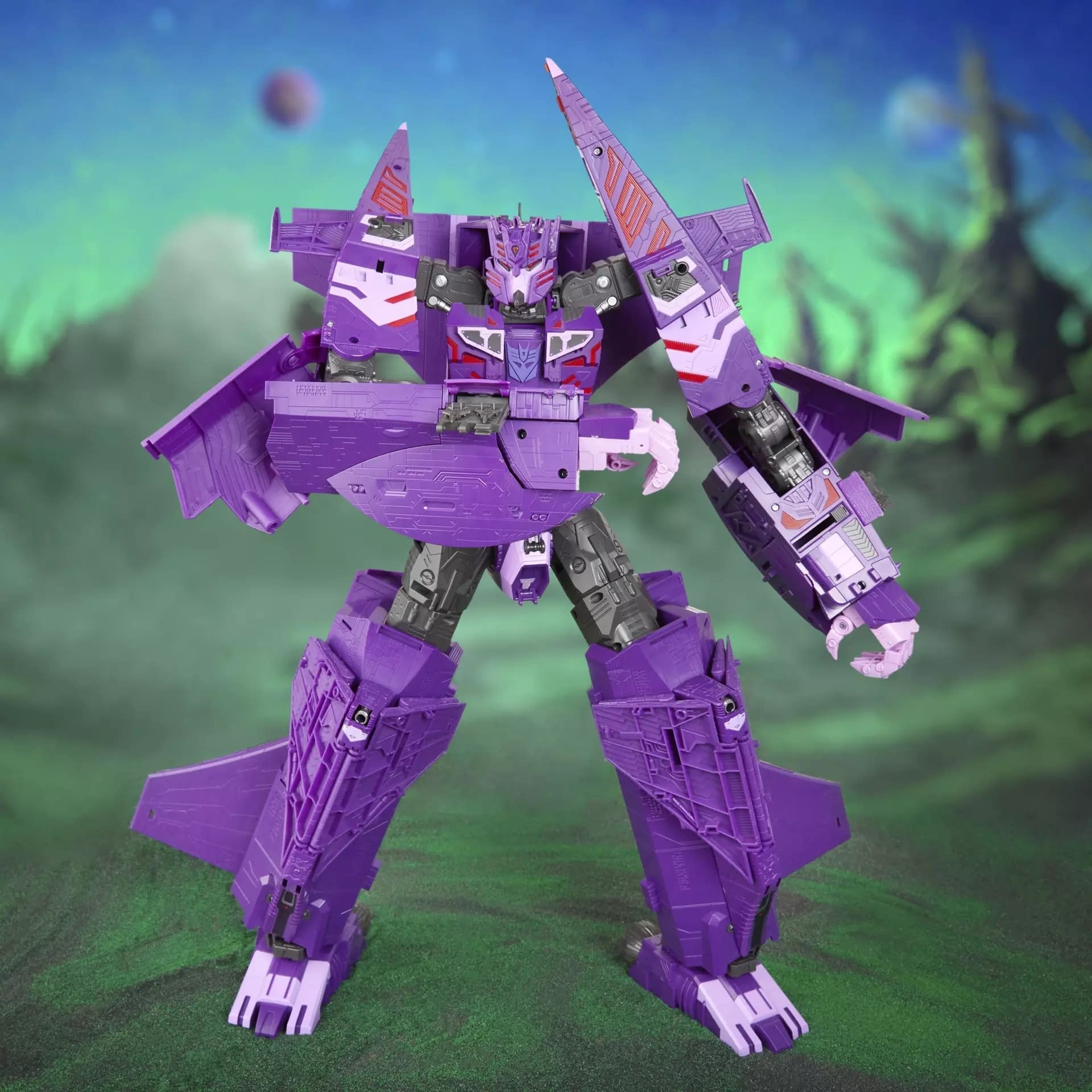 Hasbro Reissue Transformers: Legacy Evolution Decepticon Nemesis